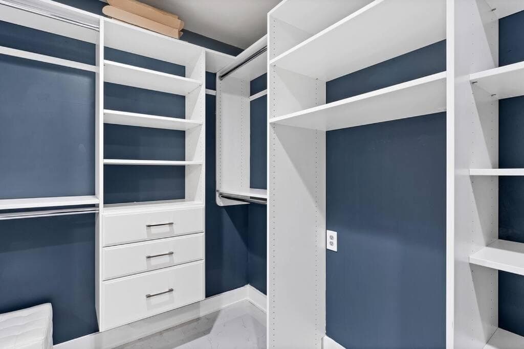 Downtown New Modern Spacious 3bdrm 2Bath 2000 sq ft