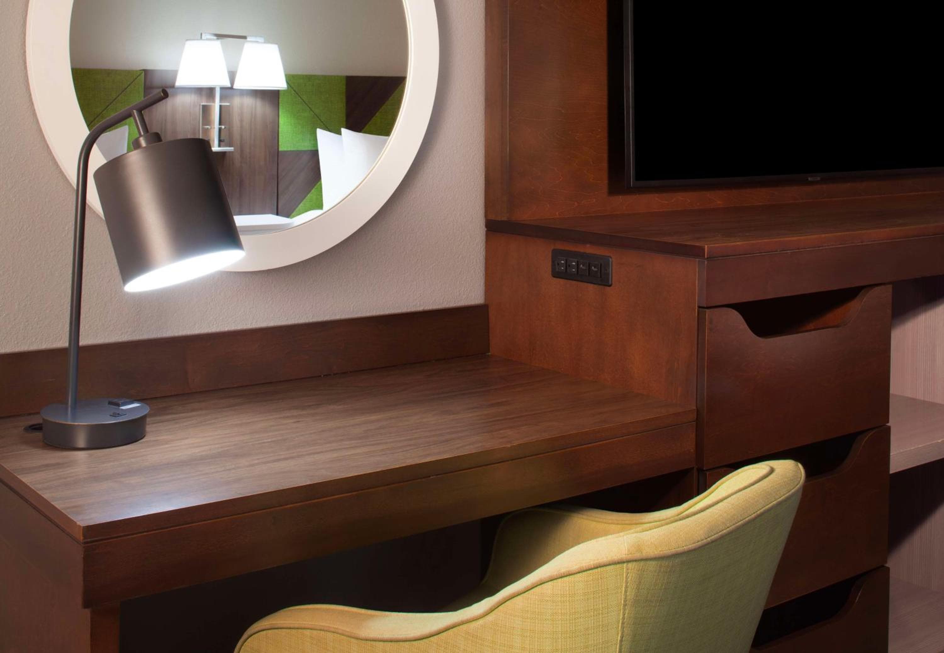 Hampton Inn & Suites-Atlanta Airport North-I-85