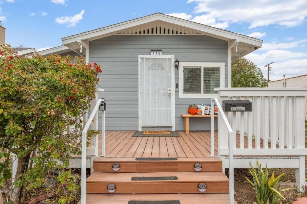 Cozy Home near Downtown, 15 min to Disneyland