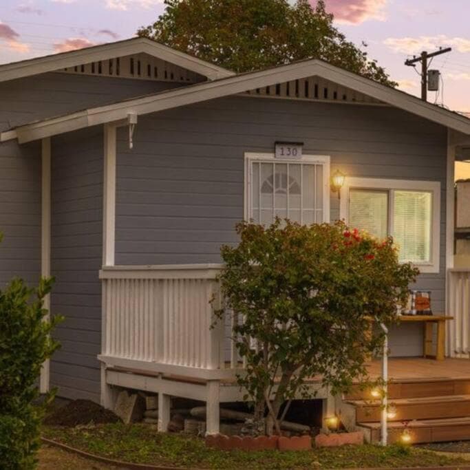 Cozy Home near Downtown, 15 min to Disneyland