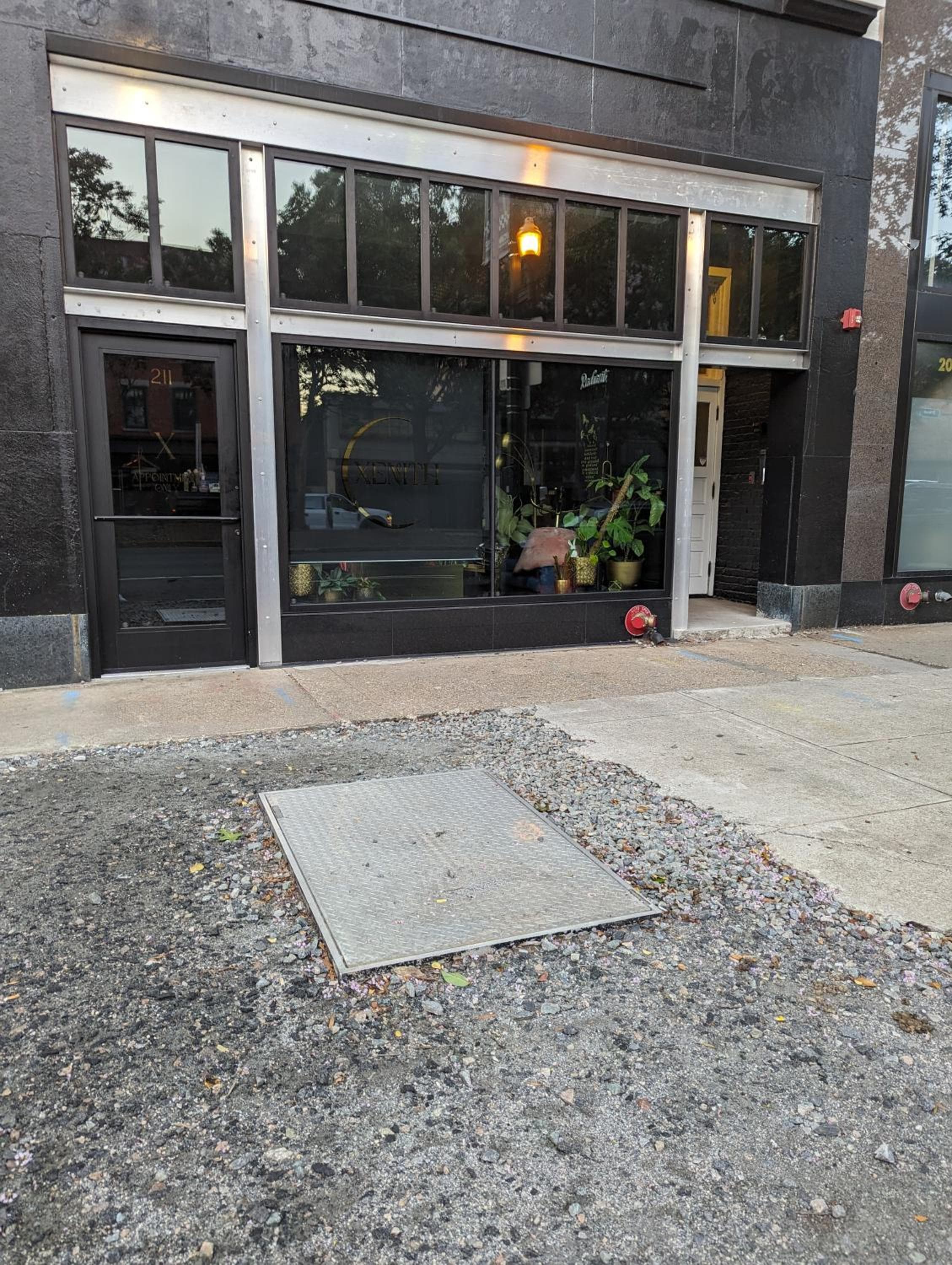 Modern Downtown Loft Walk to Convention Center