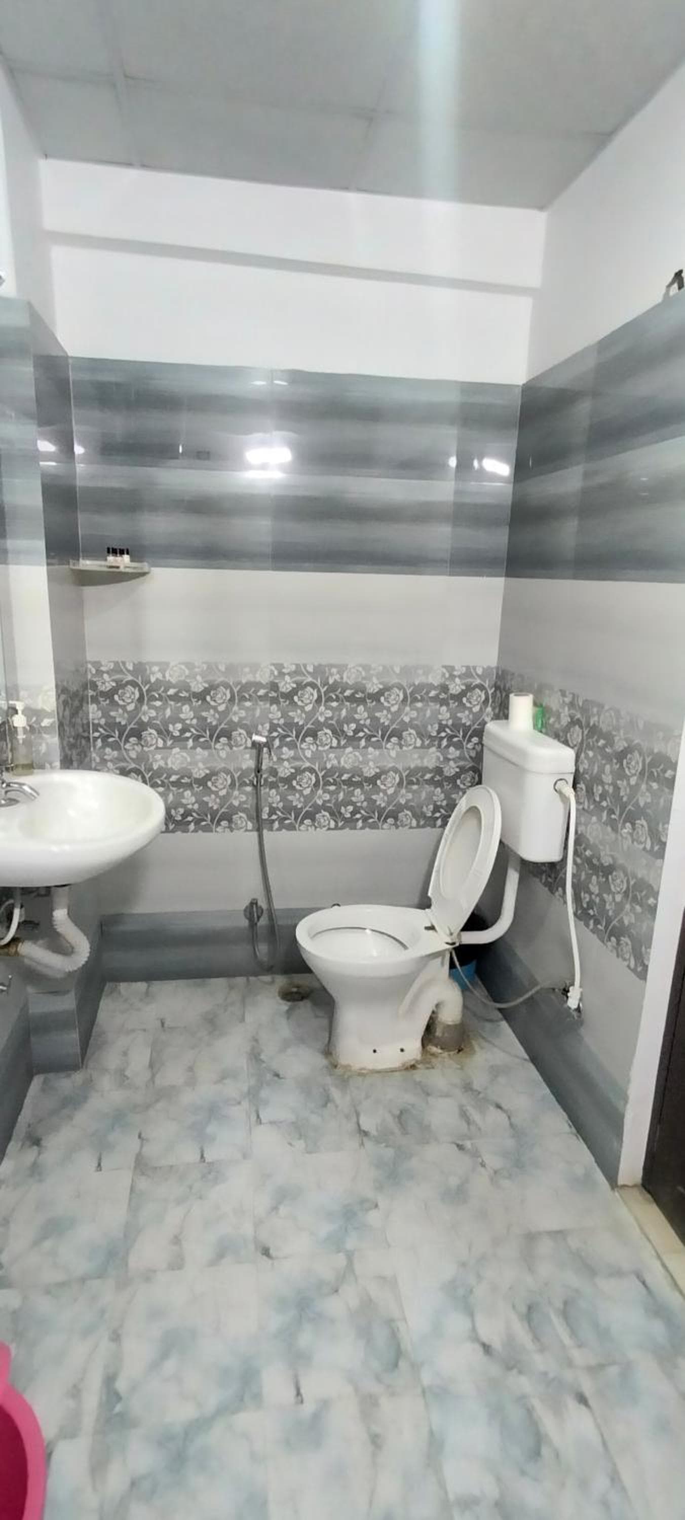 Hotel Aman Residency