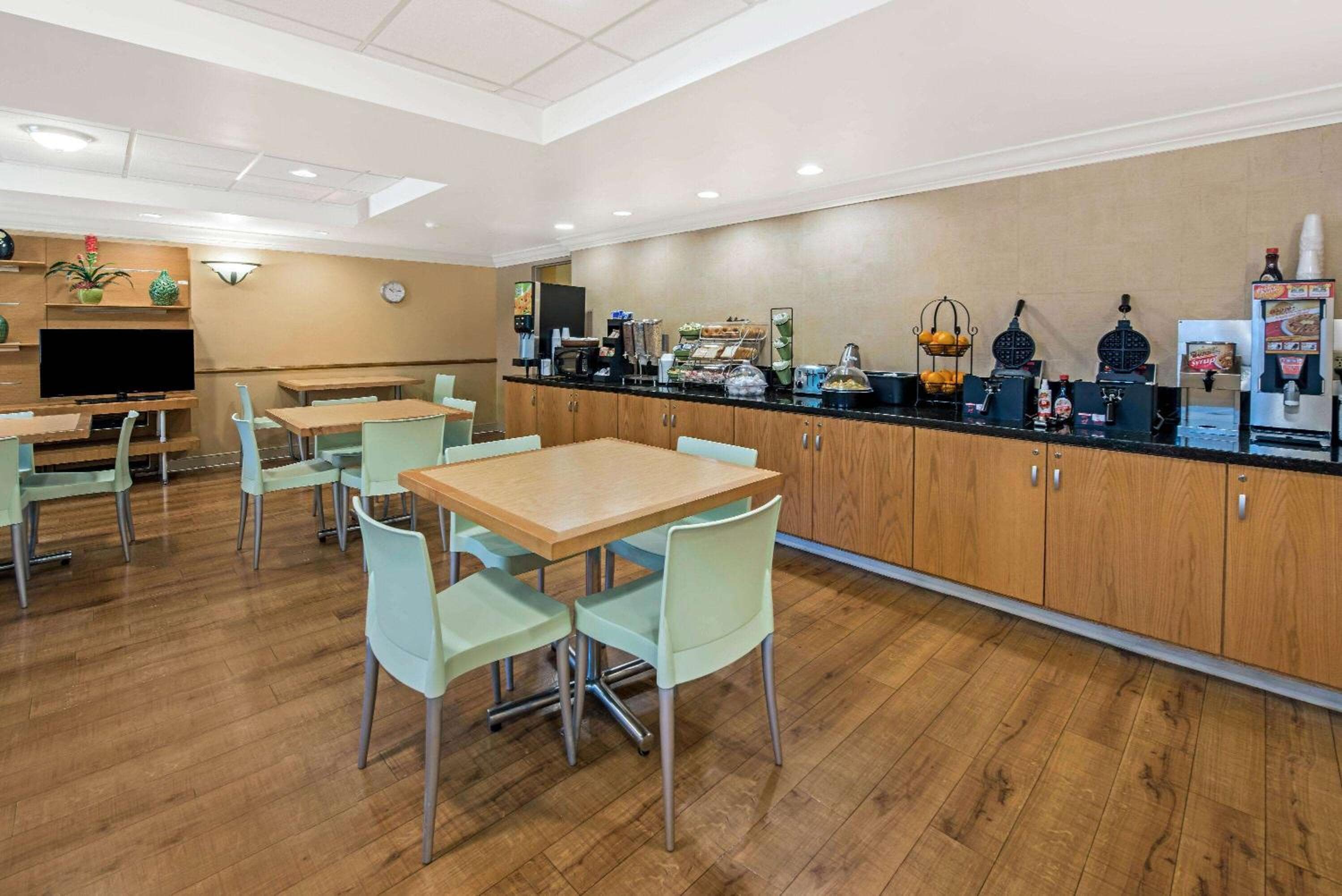 La Quinta by Wyndham West Palm Beach Airport