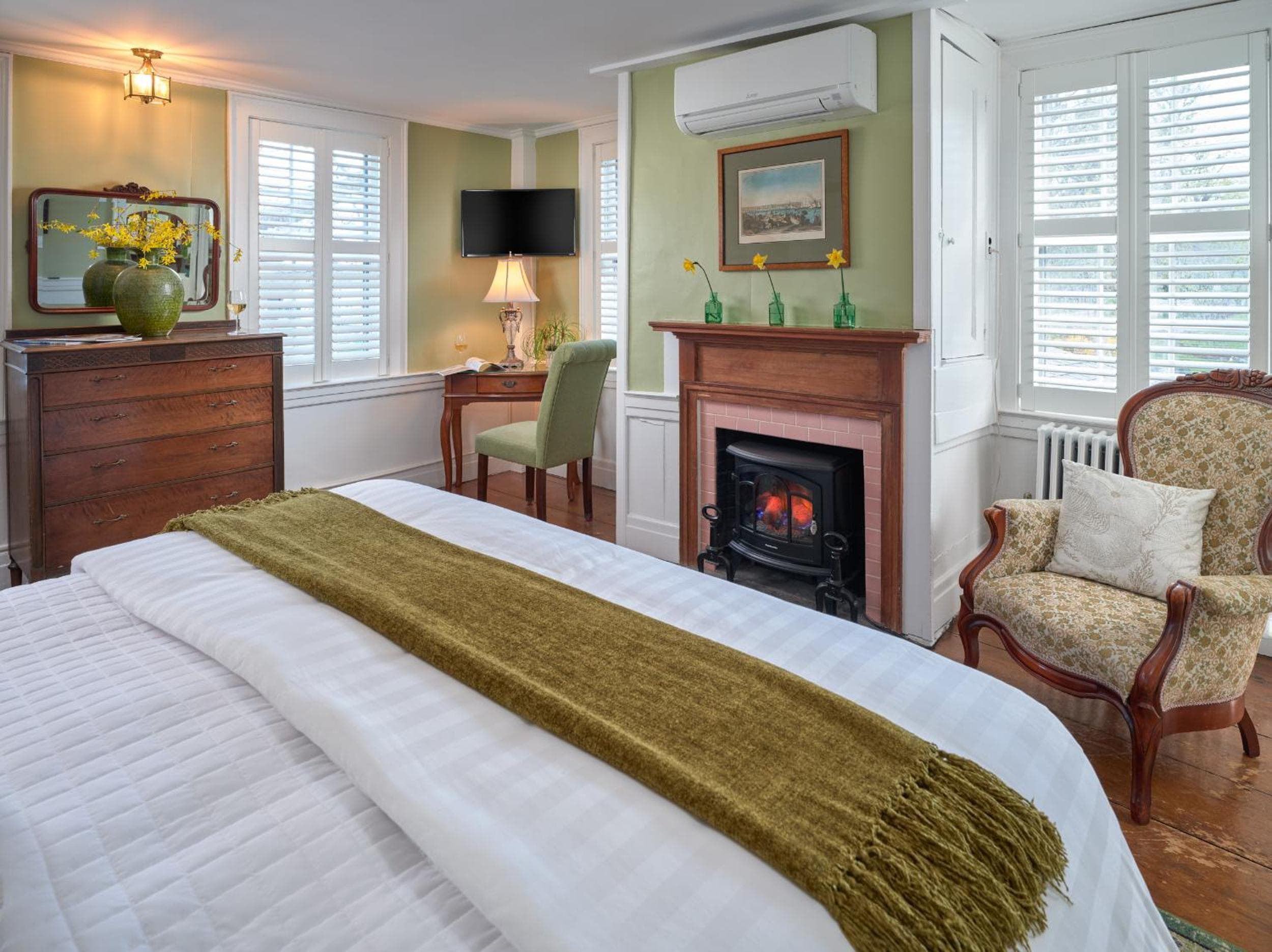 Old Manse Inn