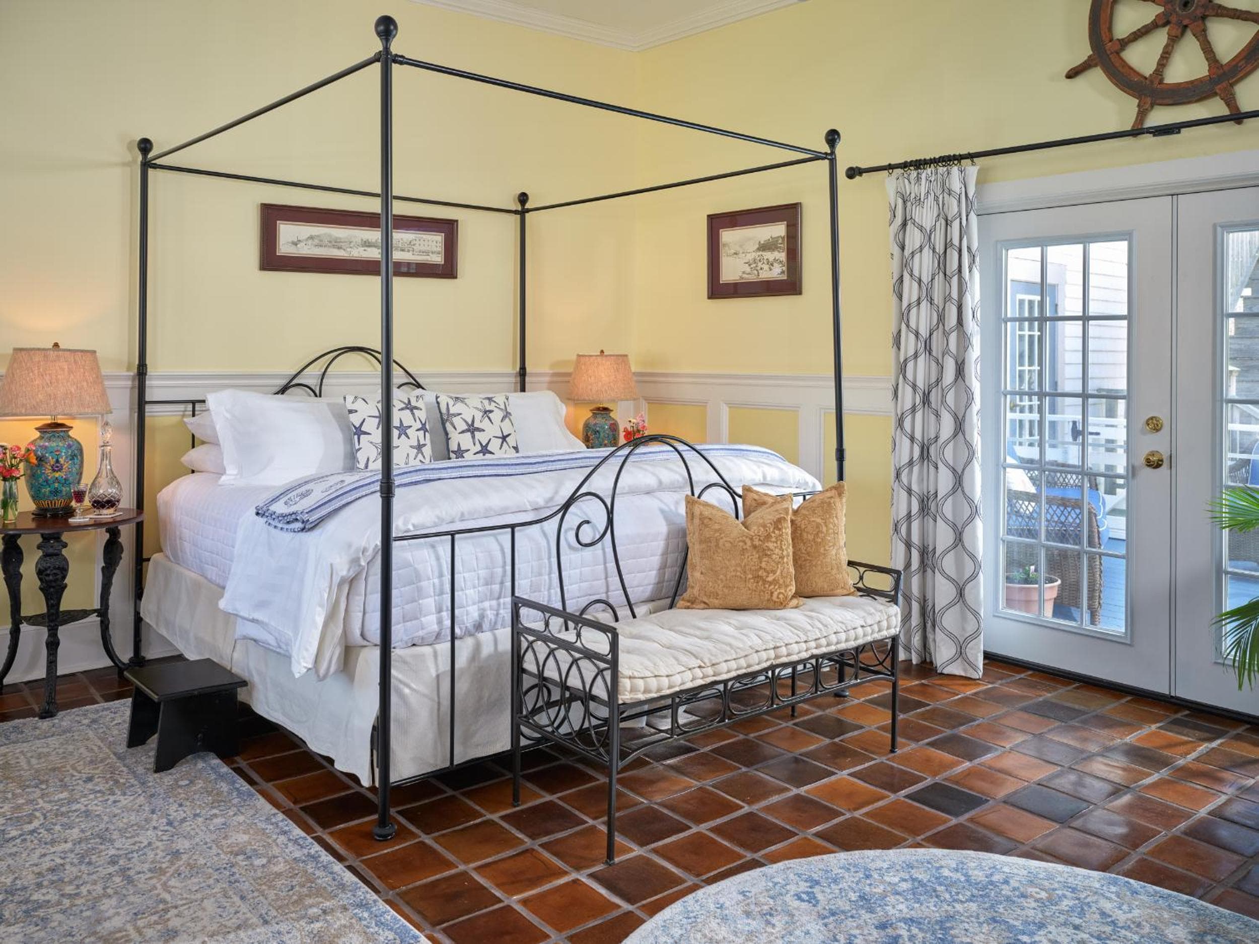 Old Manse Inn