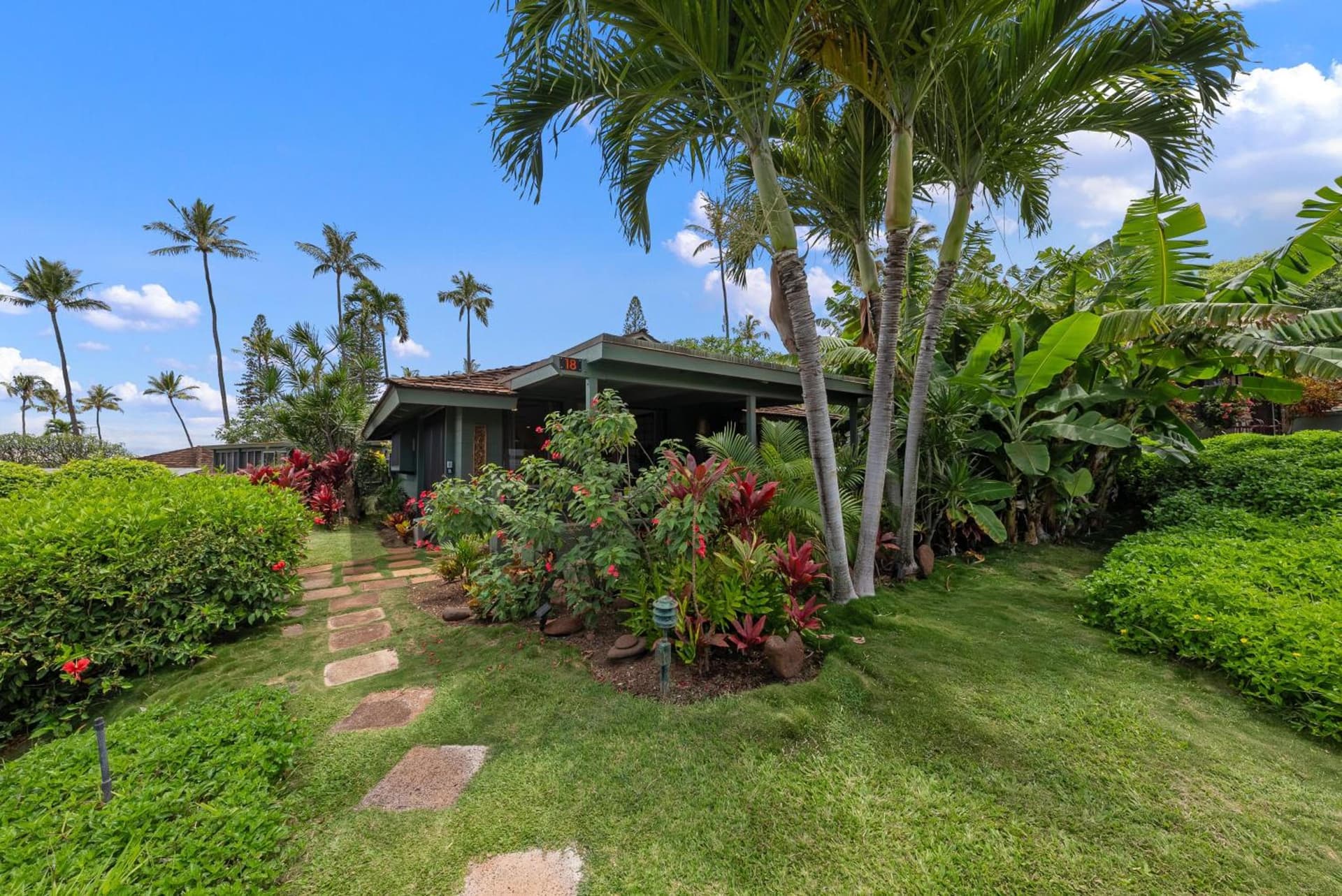 International Colony Club 18 · ICC 18 Remodeled Cottage w Heated