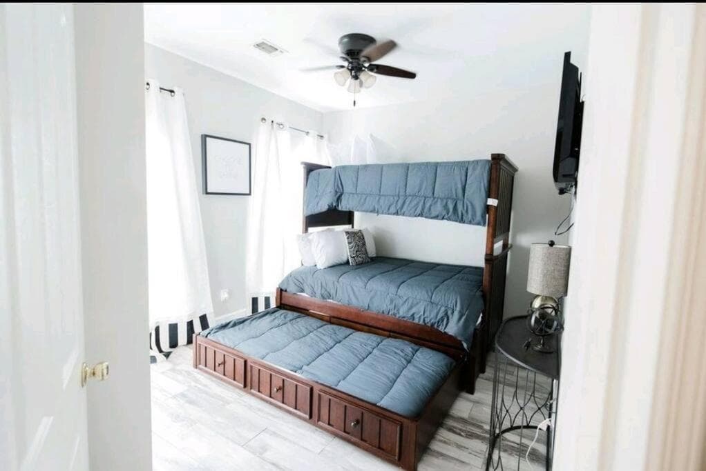 Southern Luxury Eastchase District 3br and 2bth