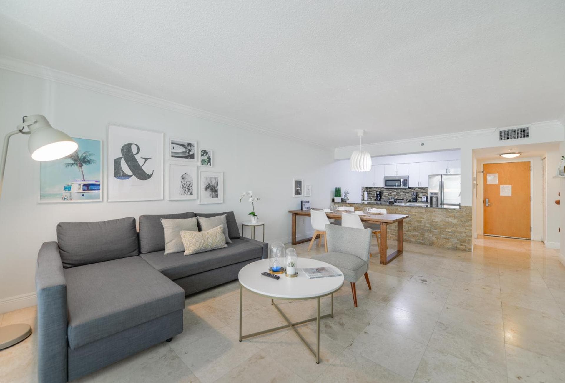 Brickell High Floor Beautiful View by Palermo Home Miami