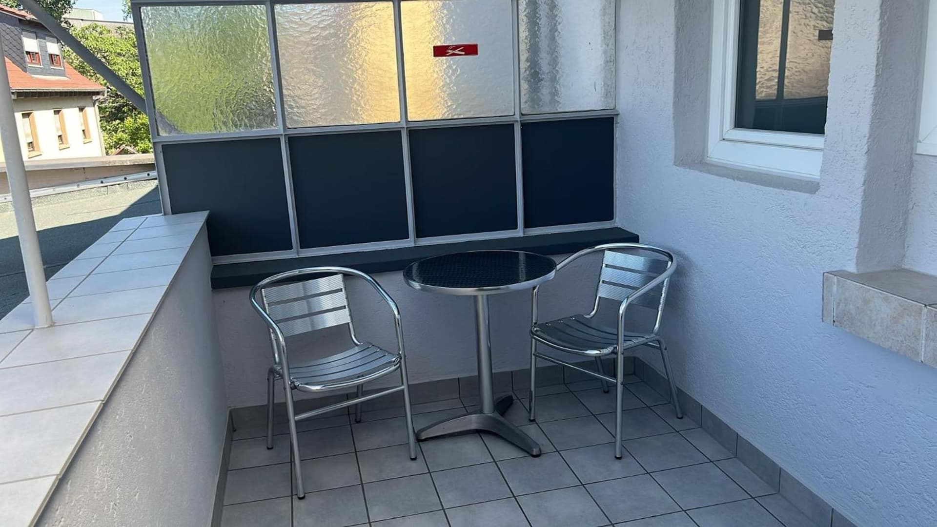 Smoke free small apartement with Garden View