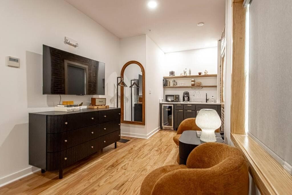 Heart of Downtown, Steps to Bathhouses & Restaurants, Room # 102