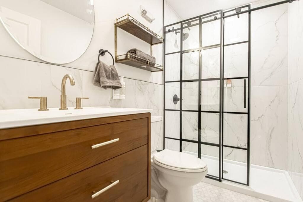 Heart of Downtown, Steps to Bathhouses & Restaurants, Room # 102