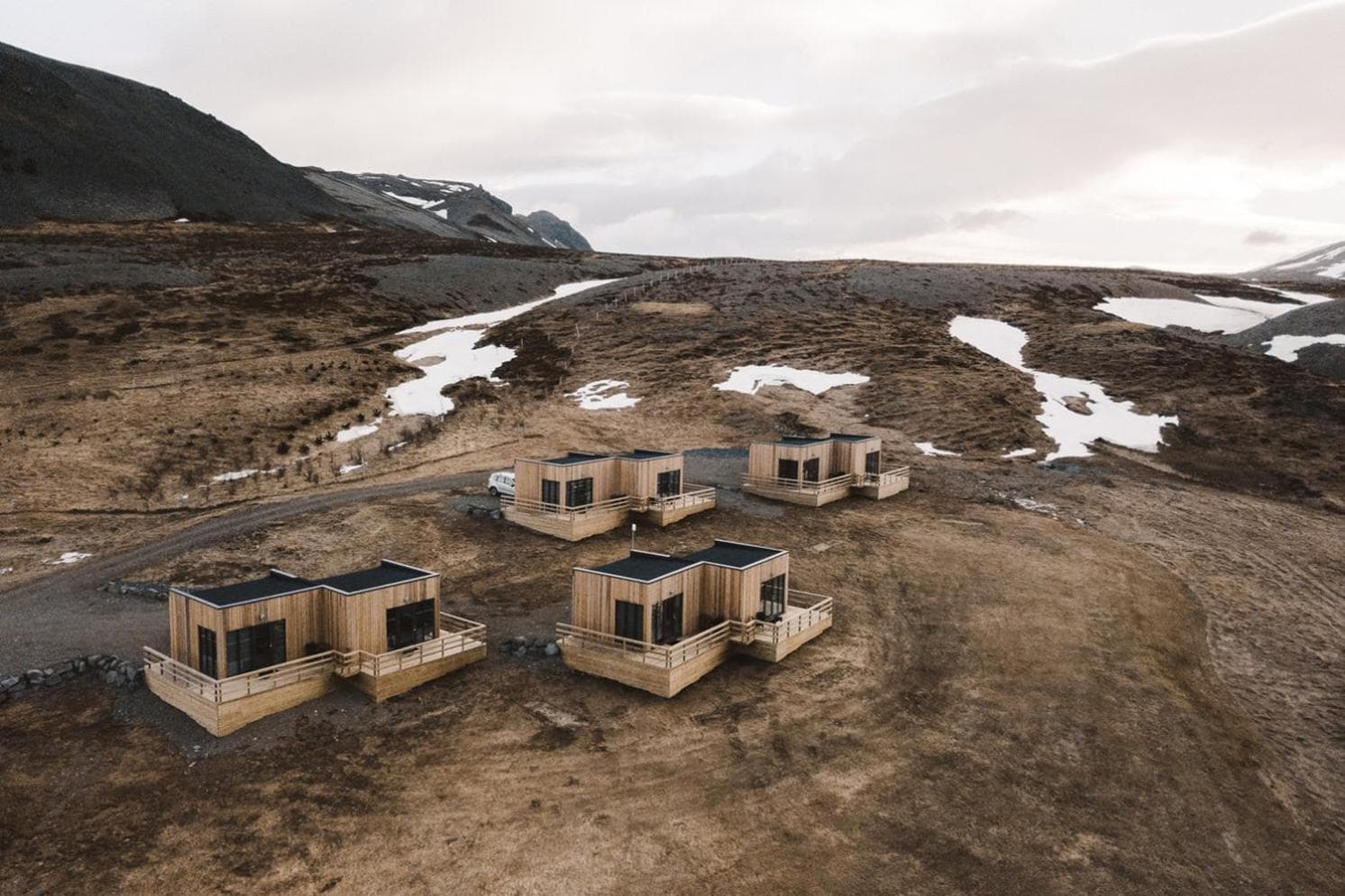 Dis Cottages