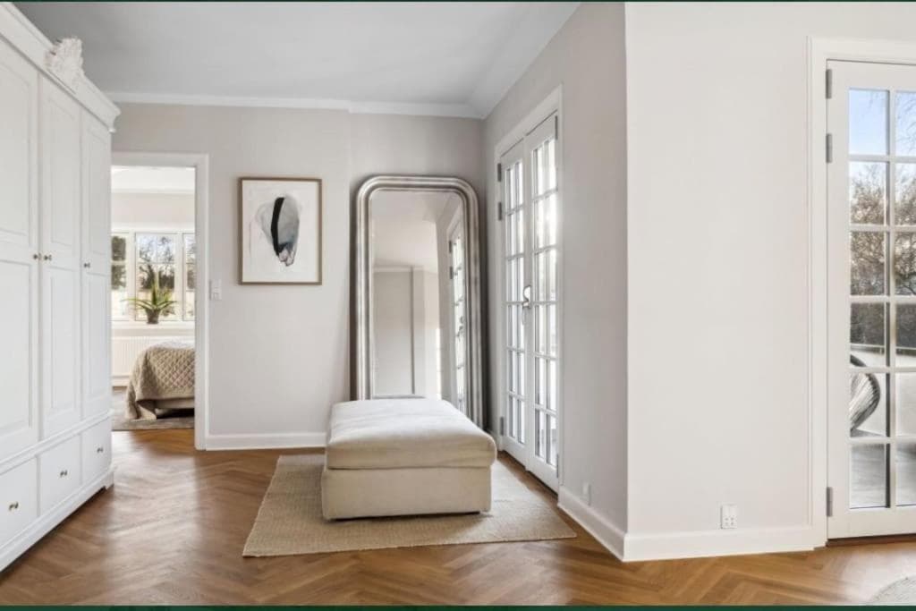 Huge property in Hellerup with a large garden - very close to Copenhagen