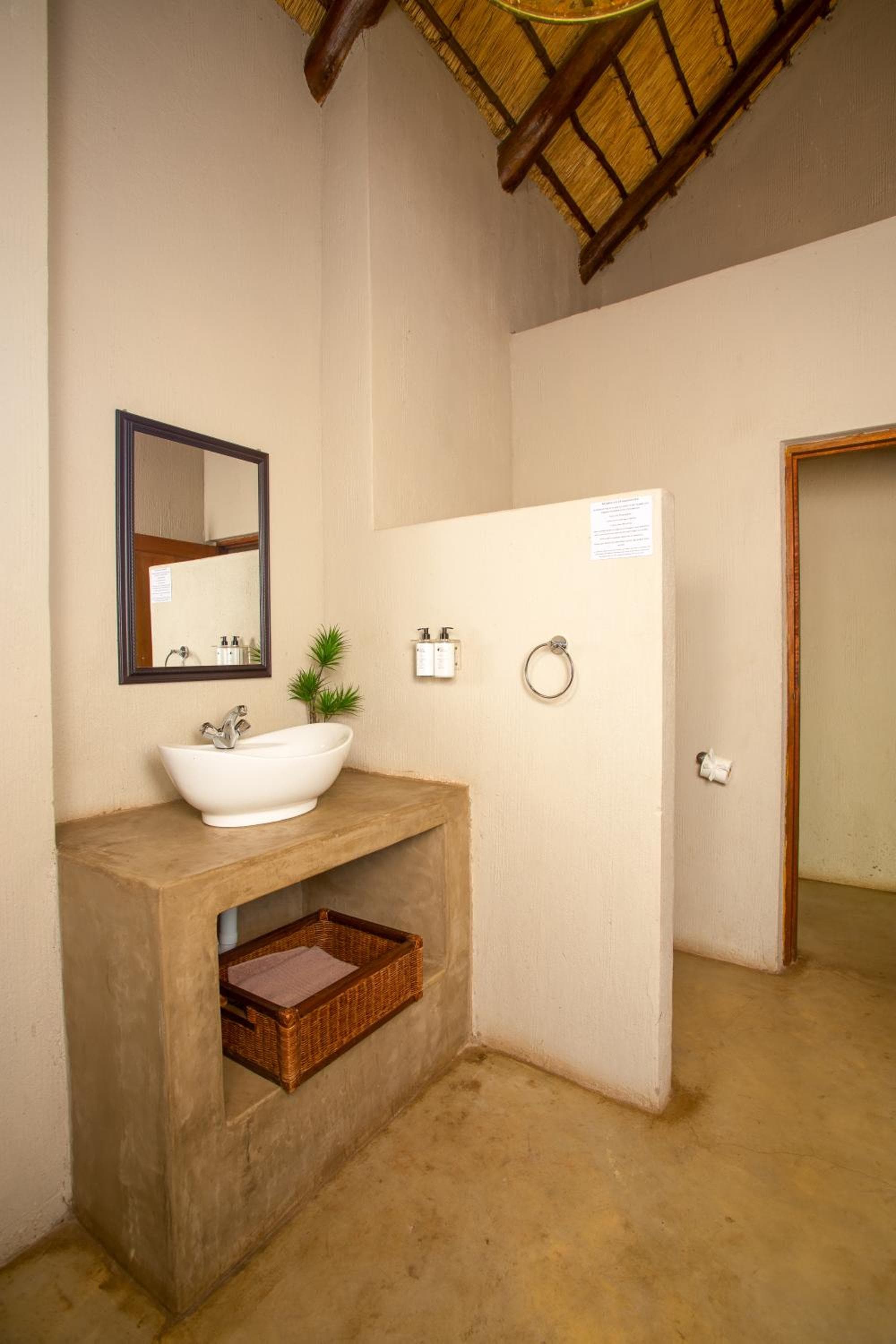 Kubu Bush Lodge