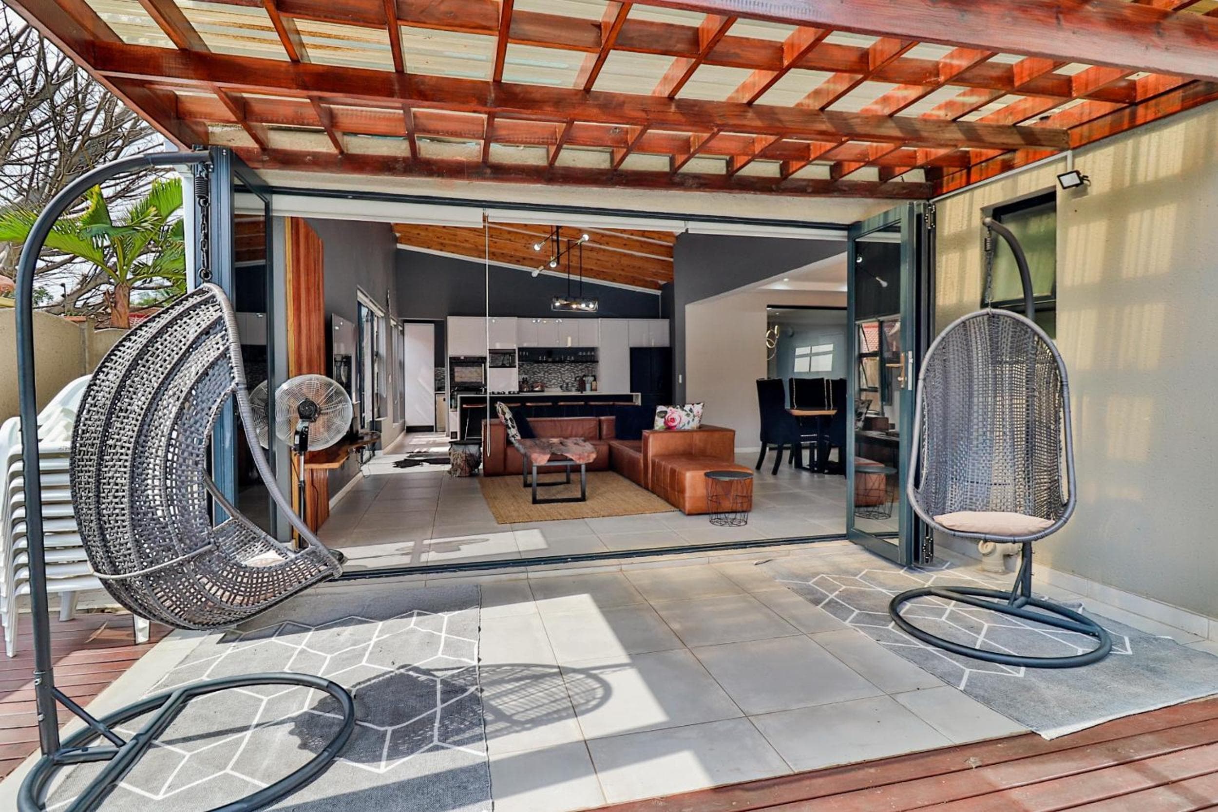 House of Bongekile 4 Bed Luxury Home 10 min from Kruger National Park, Malelane