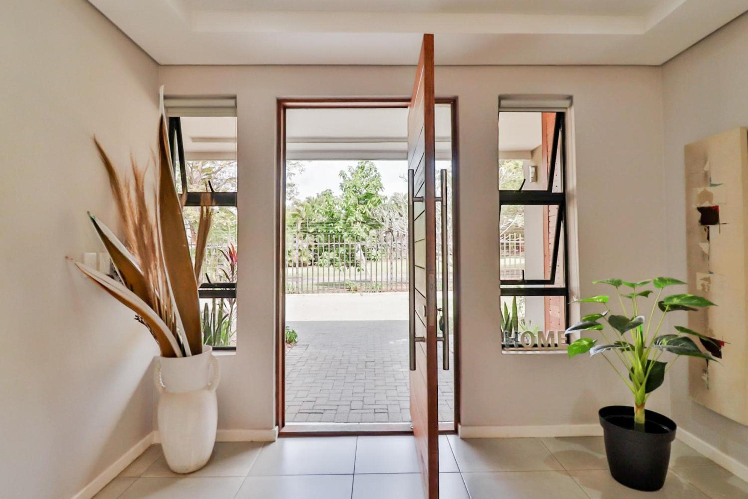 House of Bongekile 4 Bed Luxury Home 10 min from Kruger National Park, Malelane