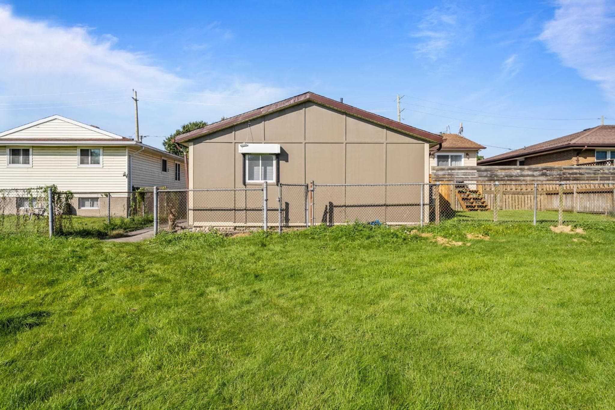 The Garden Retreat in Welland, On - 1BR,Free Parking and Workspace