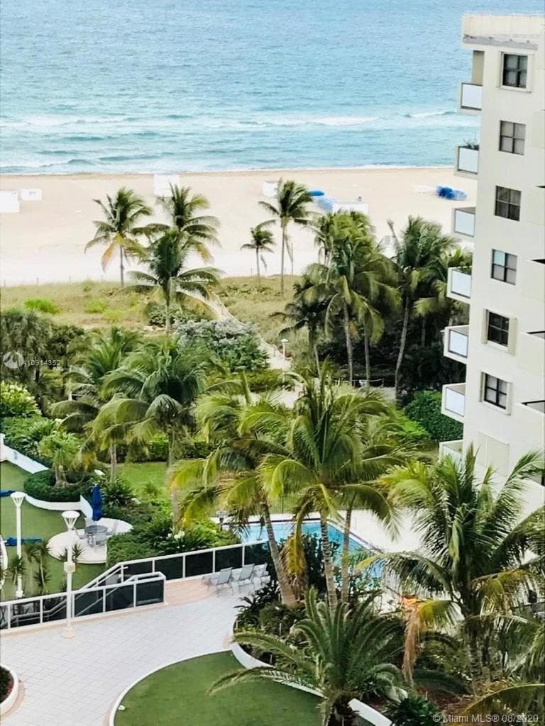 Elegant and spacious beachfront condo with parking