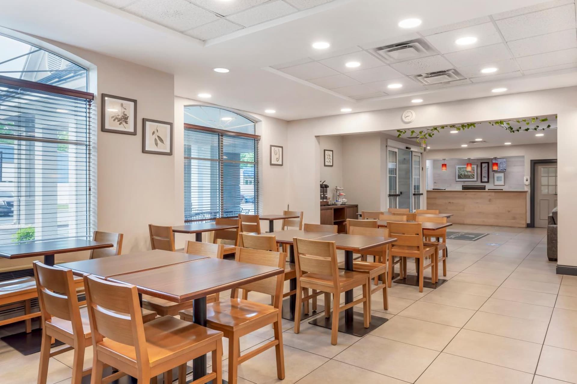 Country Inn & Suites by Radisson, Newport News South, VA