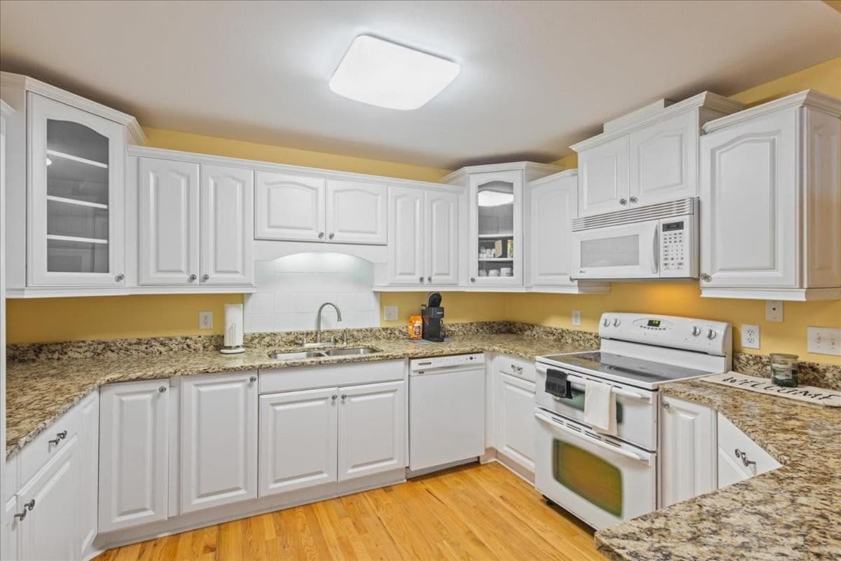 5BR Estate on 7 Acres with Private Pond