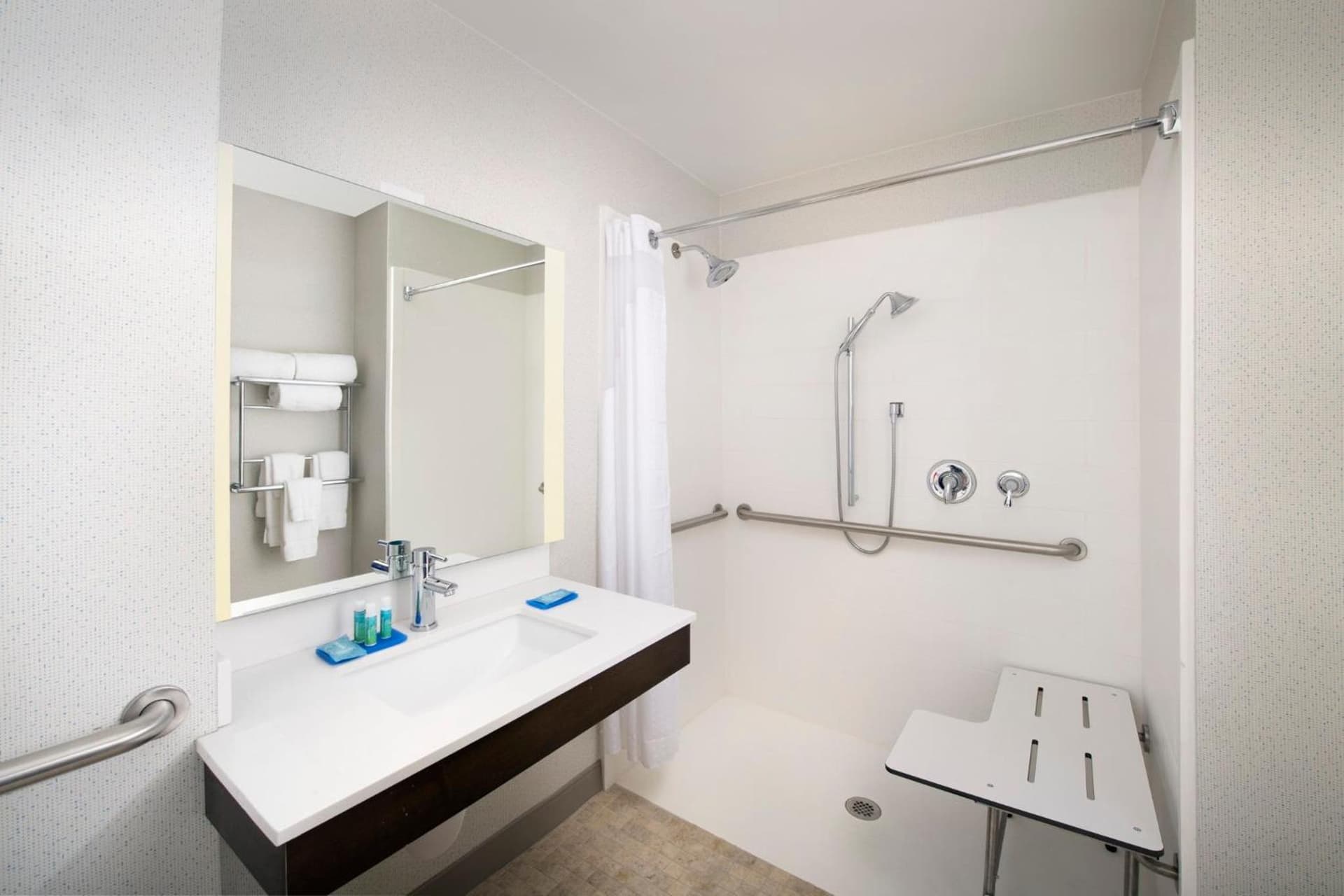 Holiday Inn Express & Suites Baltimore - BWI Airport North by IHG
