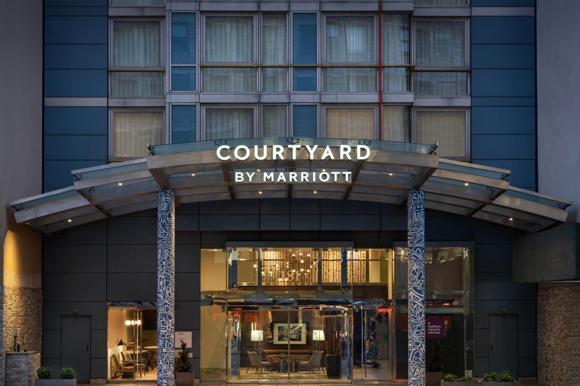 Courtyard by Marriott New York Manhattan / Soho