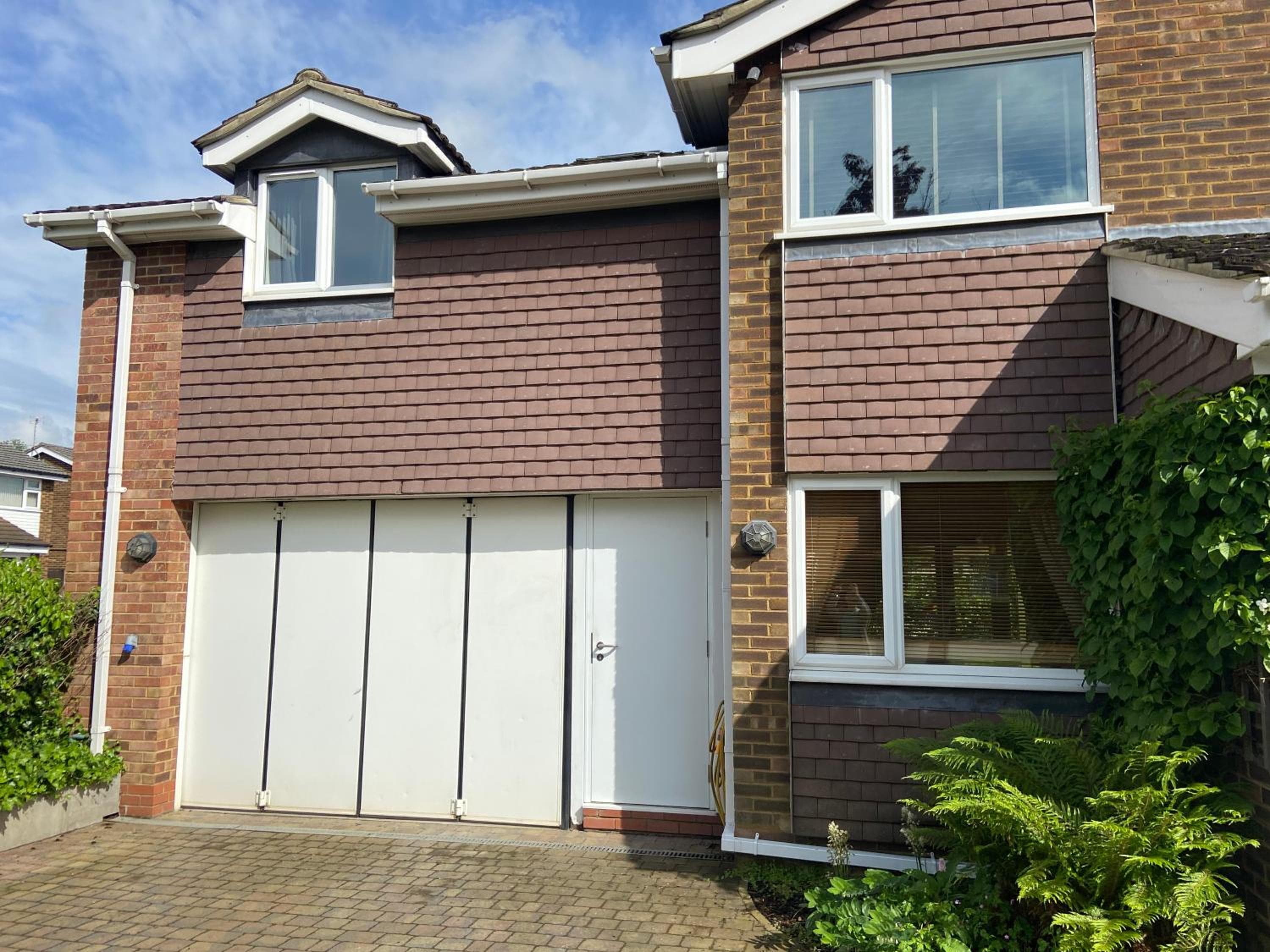 Cosy Apartment with Office & Parking in Cranfield