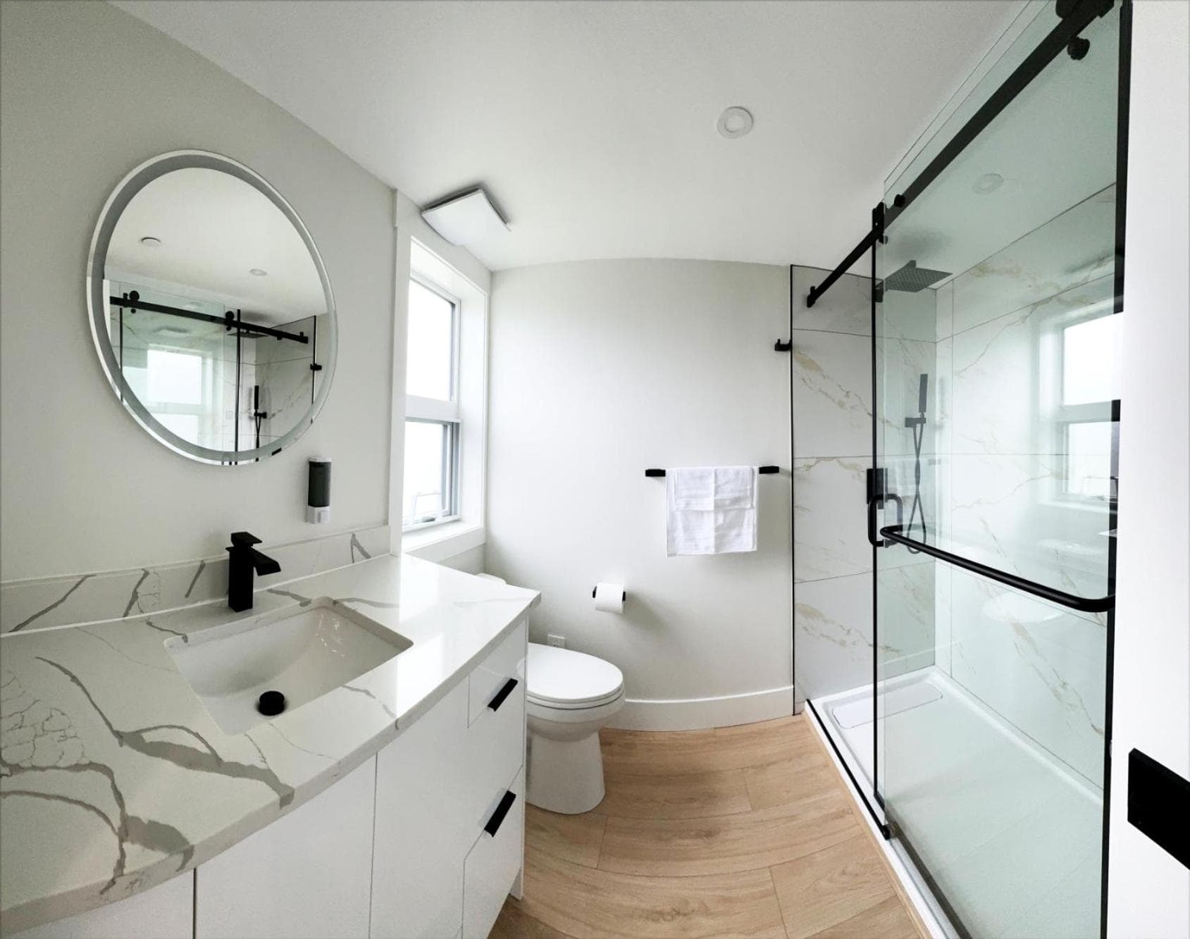 PeachView Deluxe Suites 301