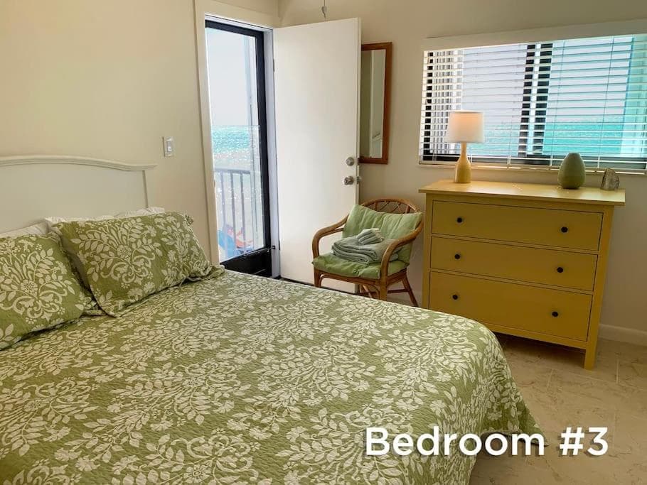 Outstanding Oceanfront Oasis Directly on Beach #8