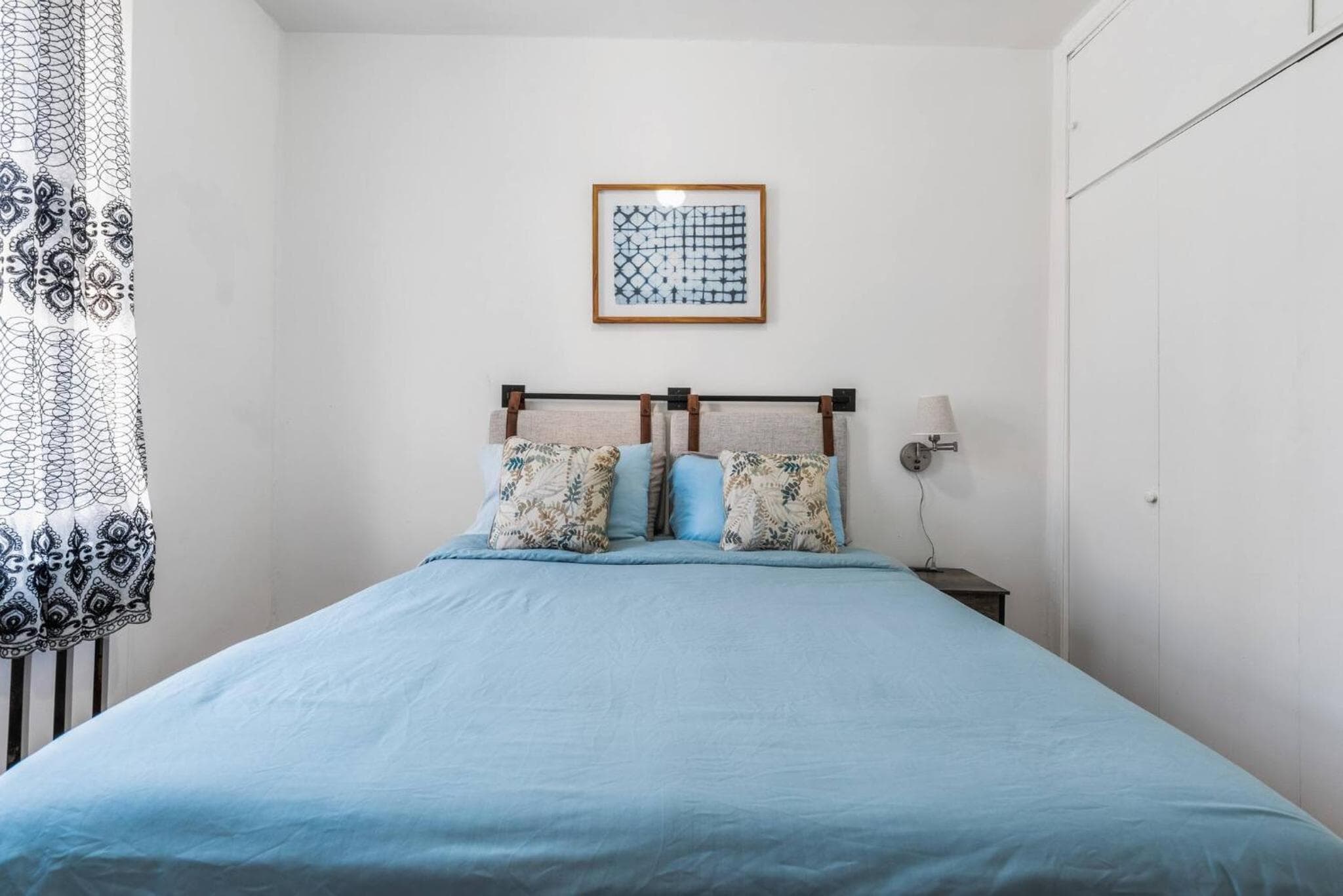 Lovely 2-bedroom Renovated midtown West