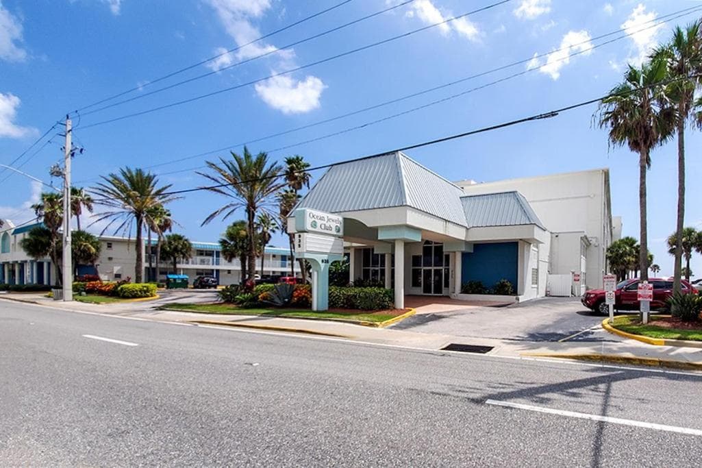 SeaBliss, oceanfront 1st floor cozy condo