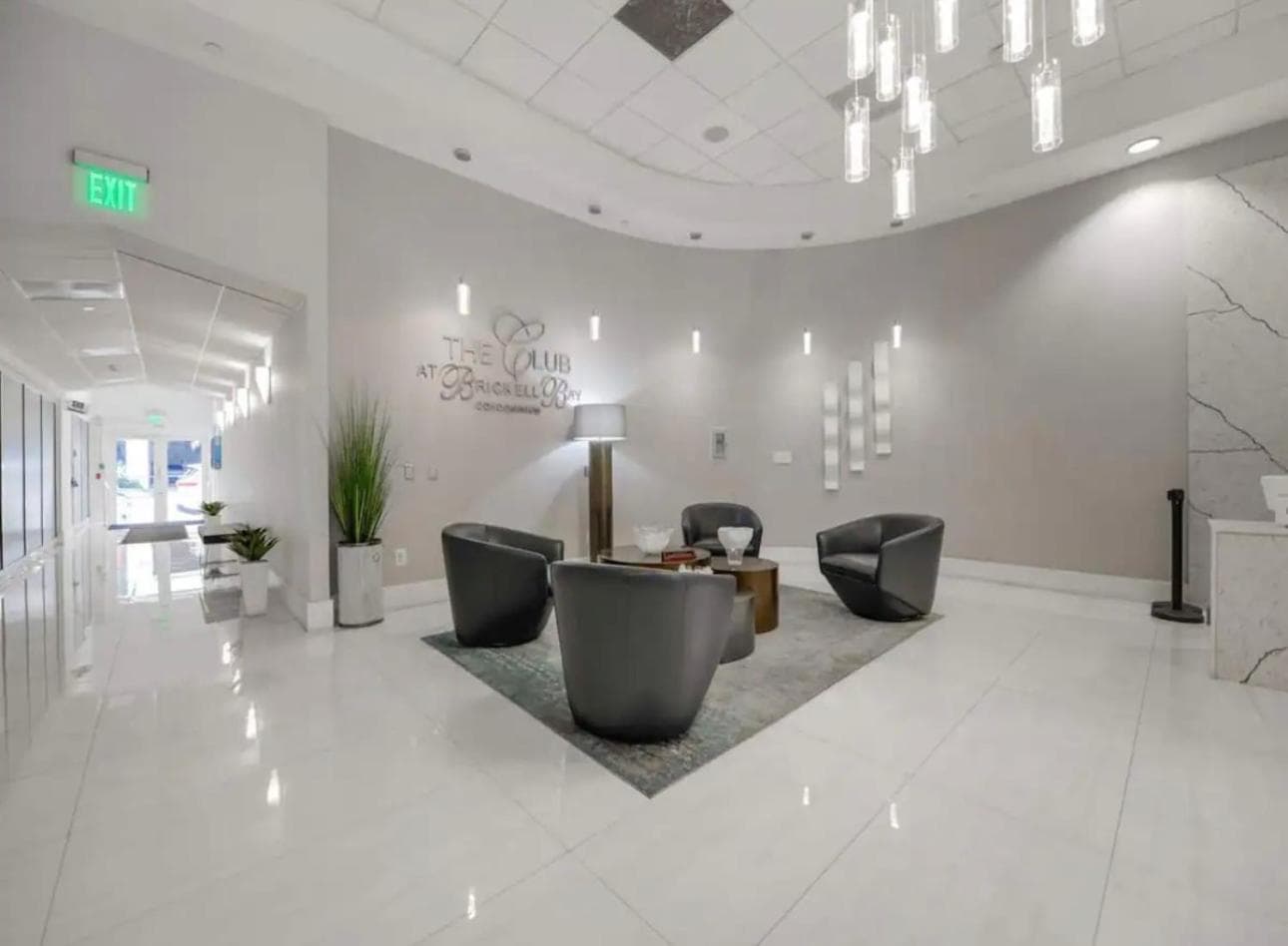 Brickell High Floor Beautiful View by Palermo Home Miami