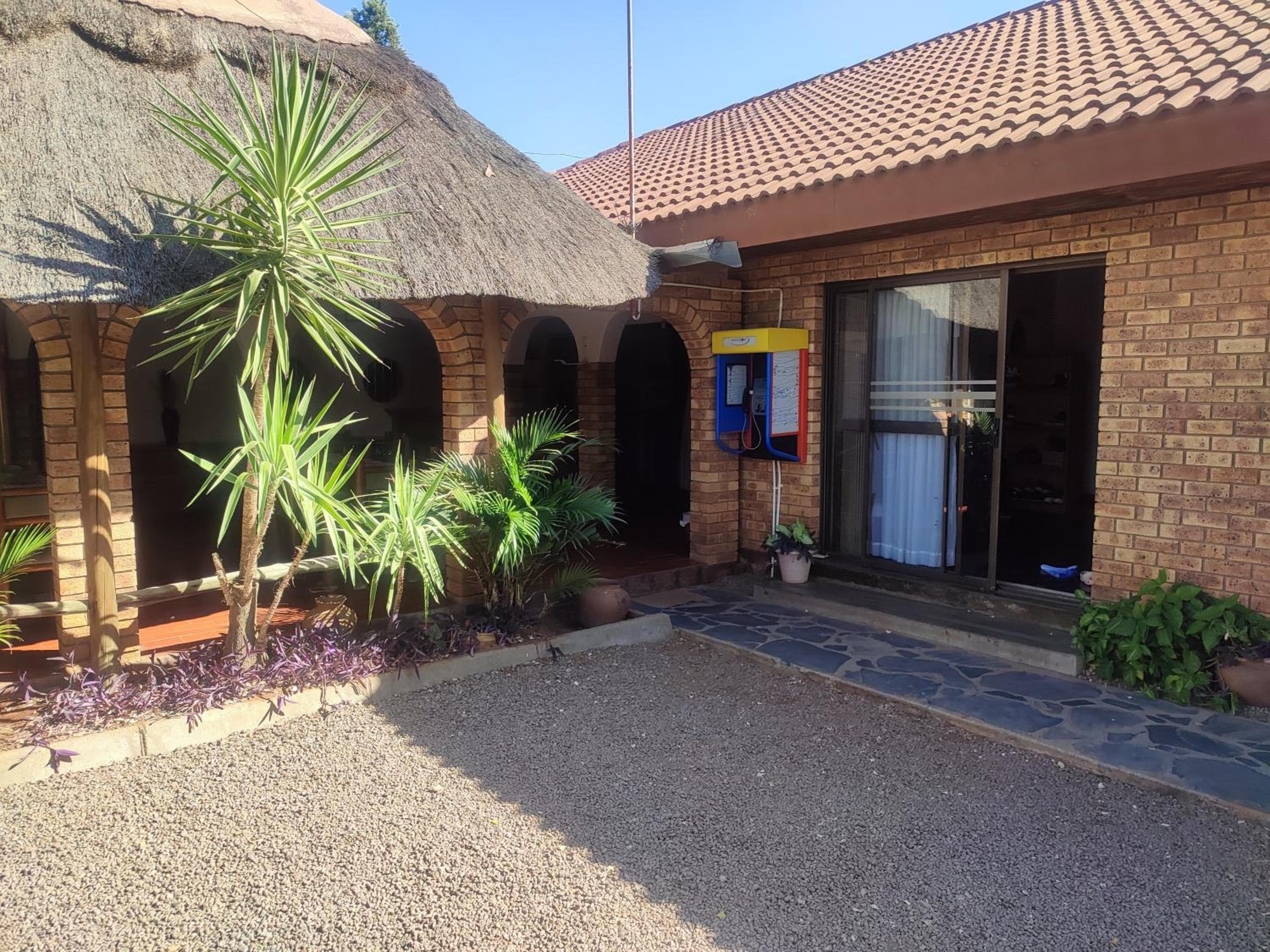 Ditshane Lodge