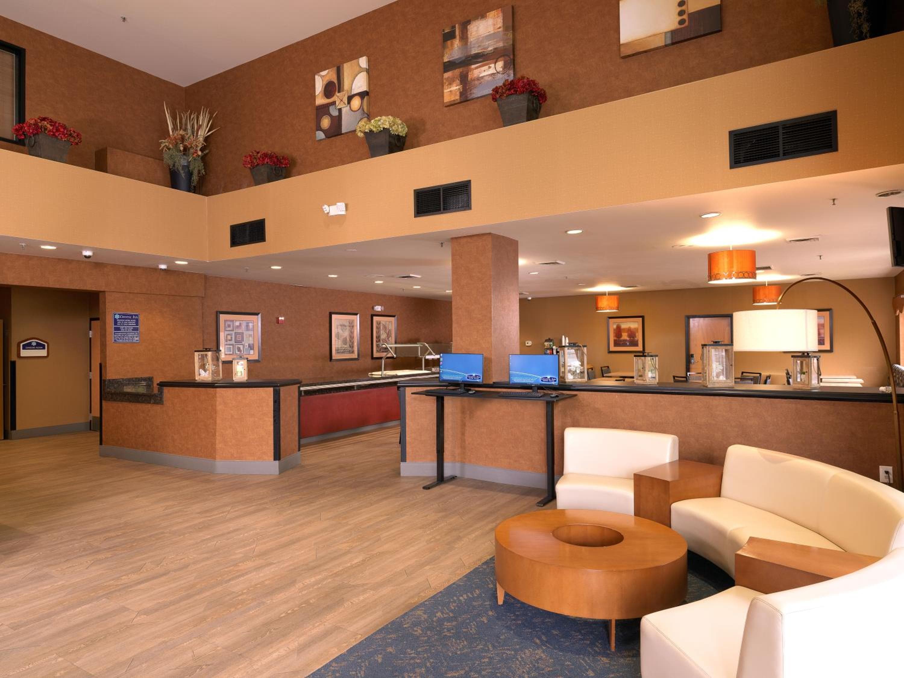 Crystal Inn Hotel & Suites - West Valley City