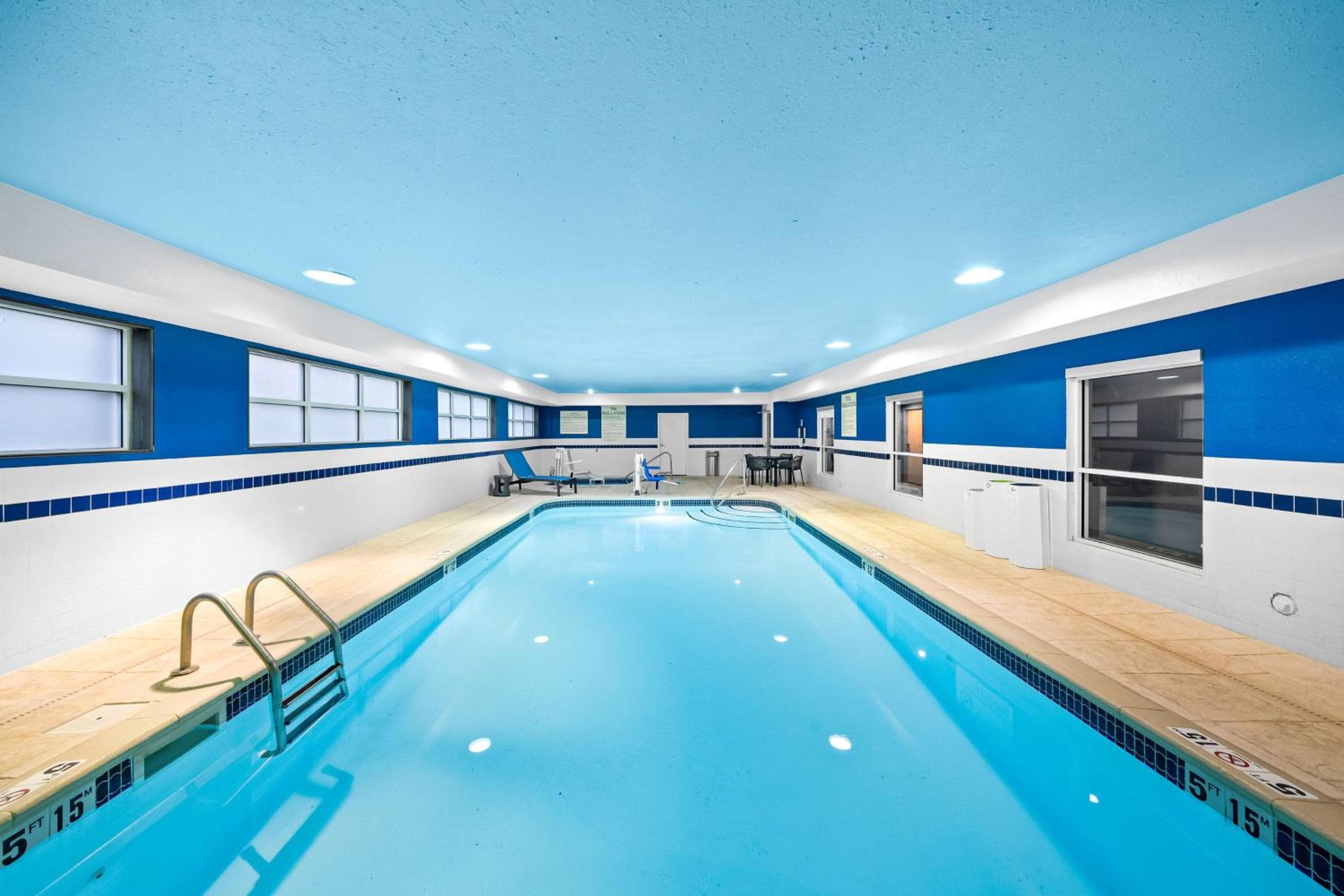Hampton Inn South Heritage Park