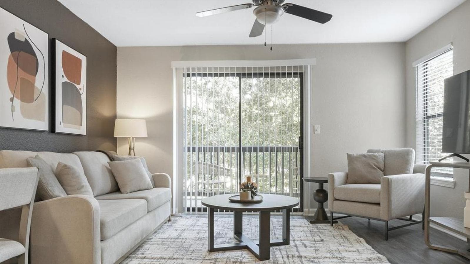 Landing at Star Lofts - 2 Bedrooms in Petersburg