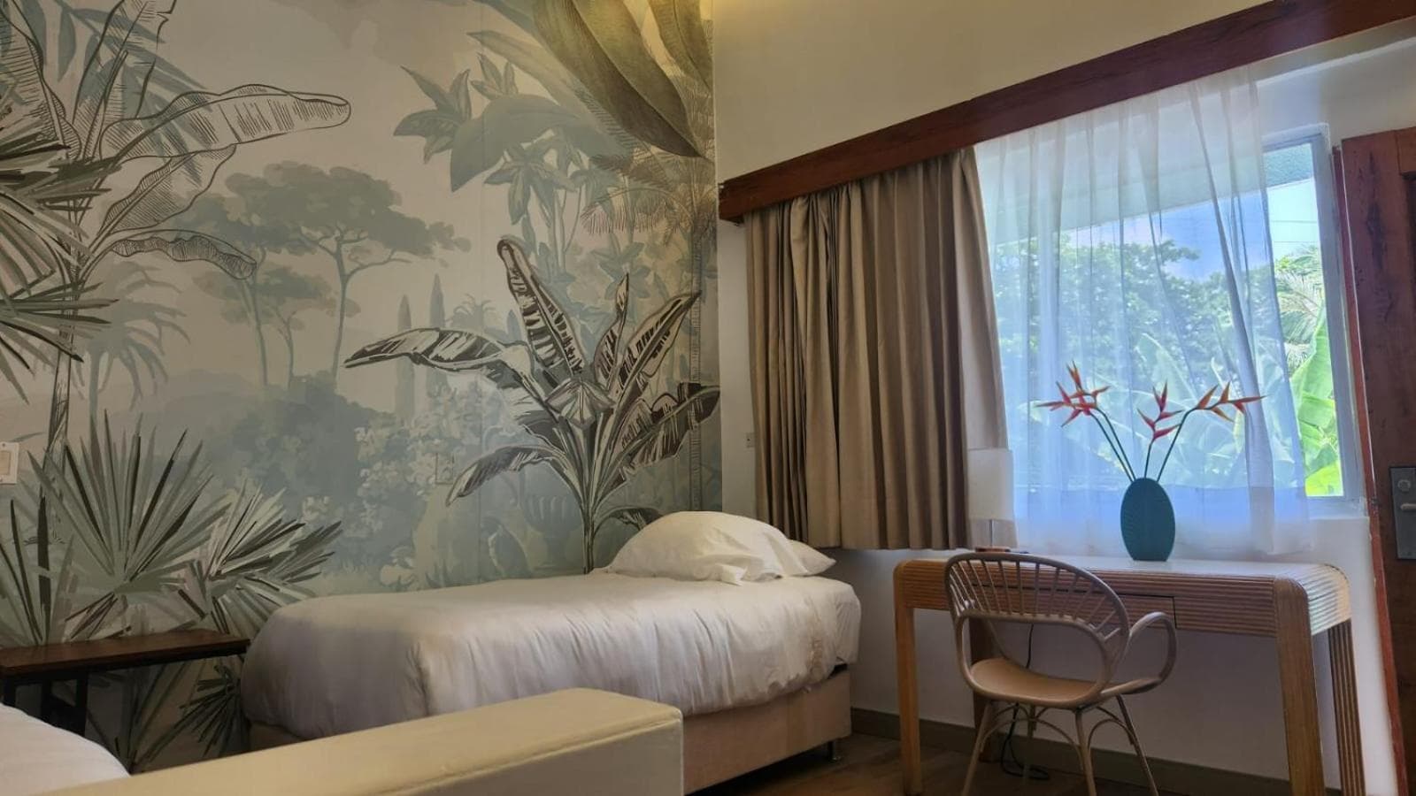 Hotel Cocoplum Beach