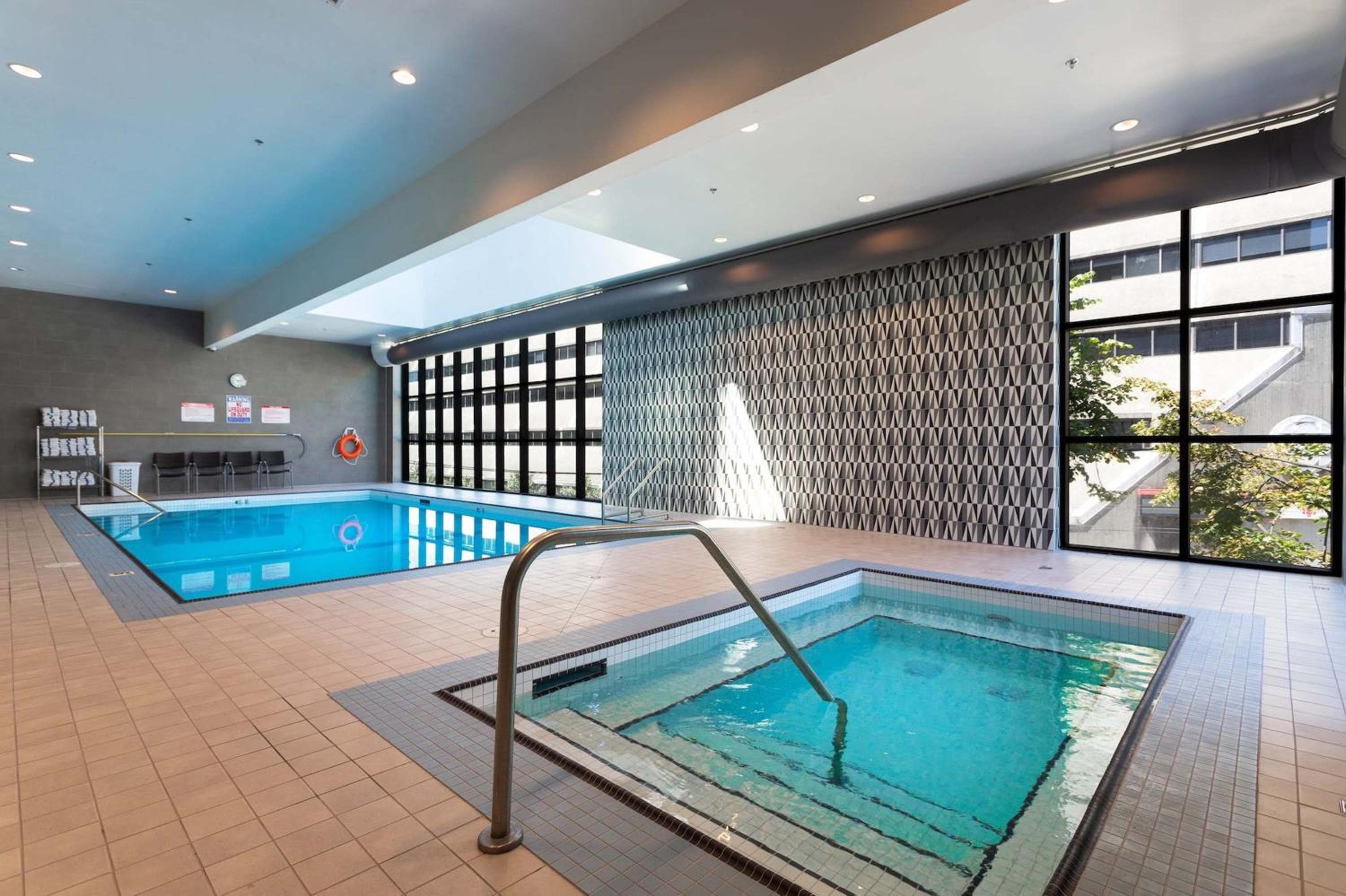 Sandman Signature Vancouver Downtown Hotel