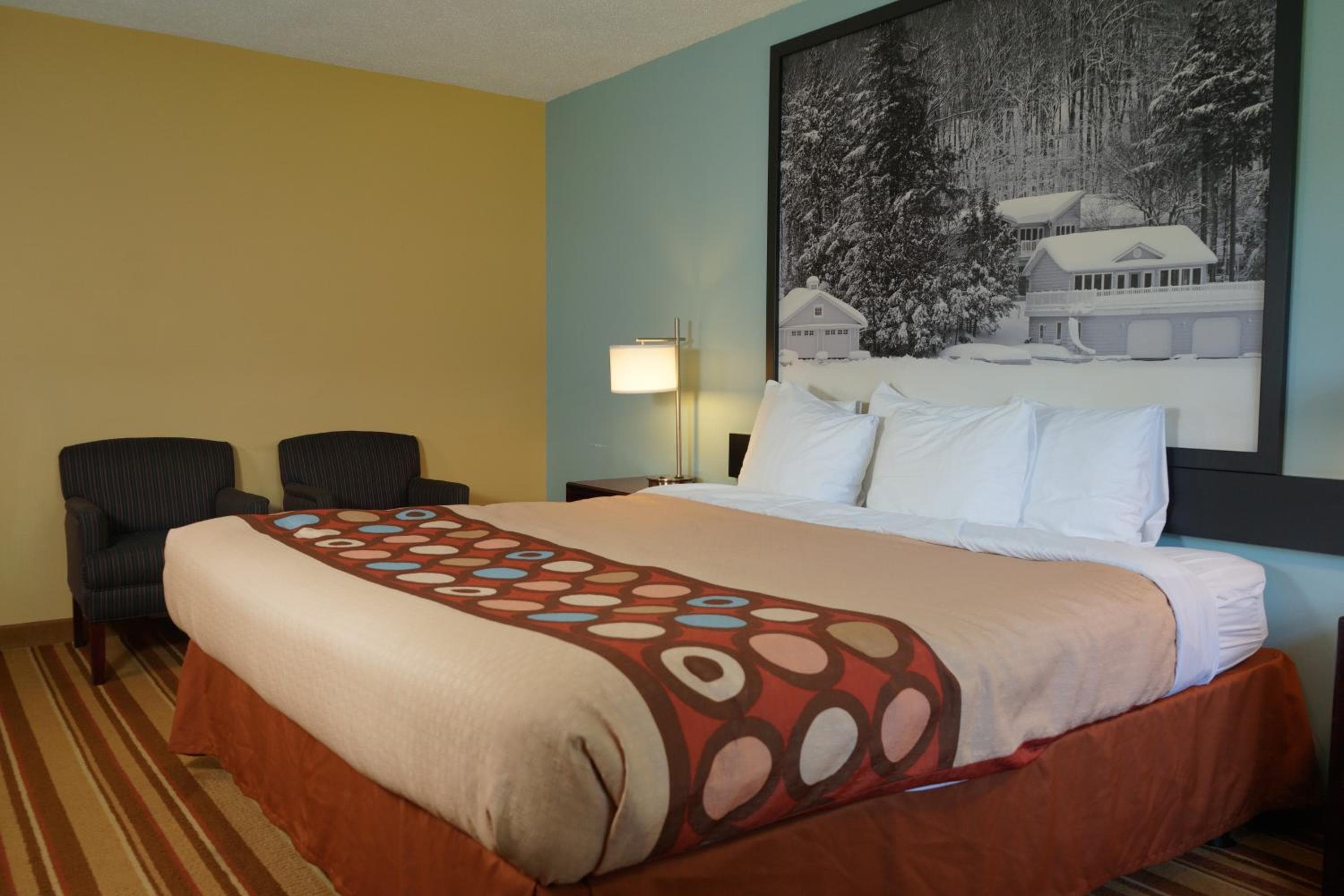 Jolly Roger Inn & Resort
