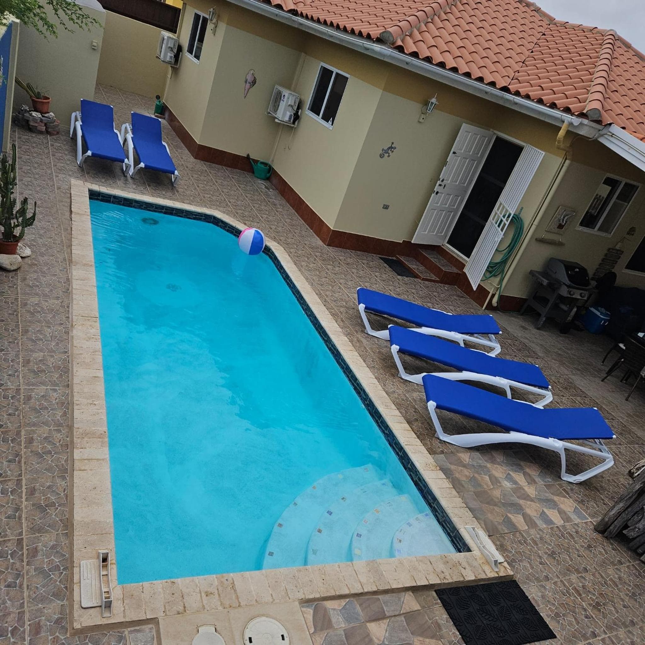 Cozy home under the Sun with Swimmingpool