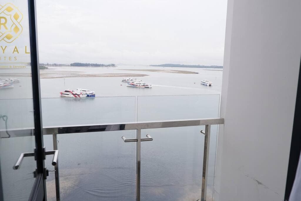 Royal Suites 2BR Sea View 7QQ - One Residence