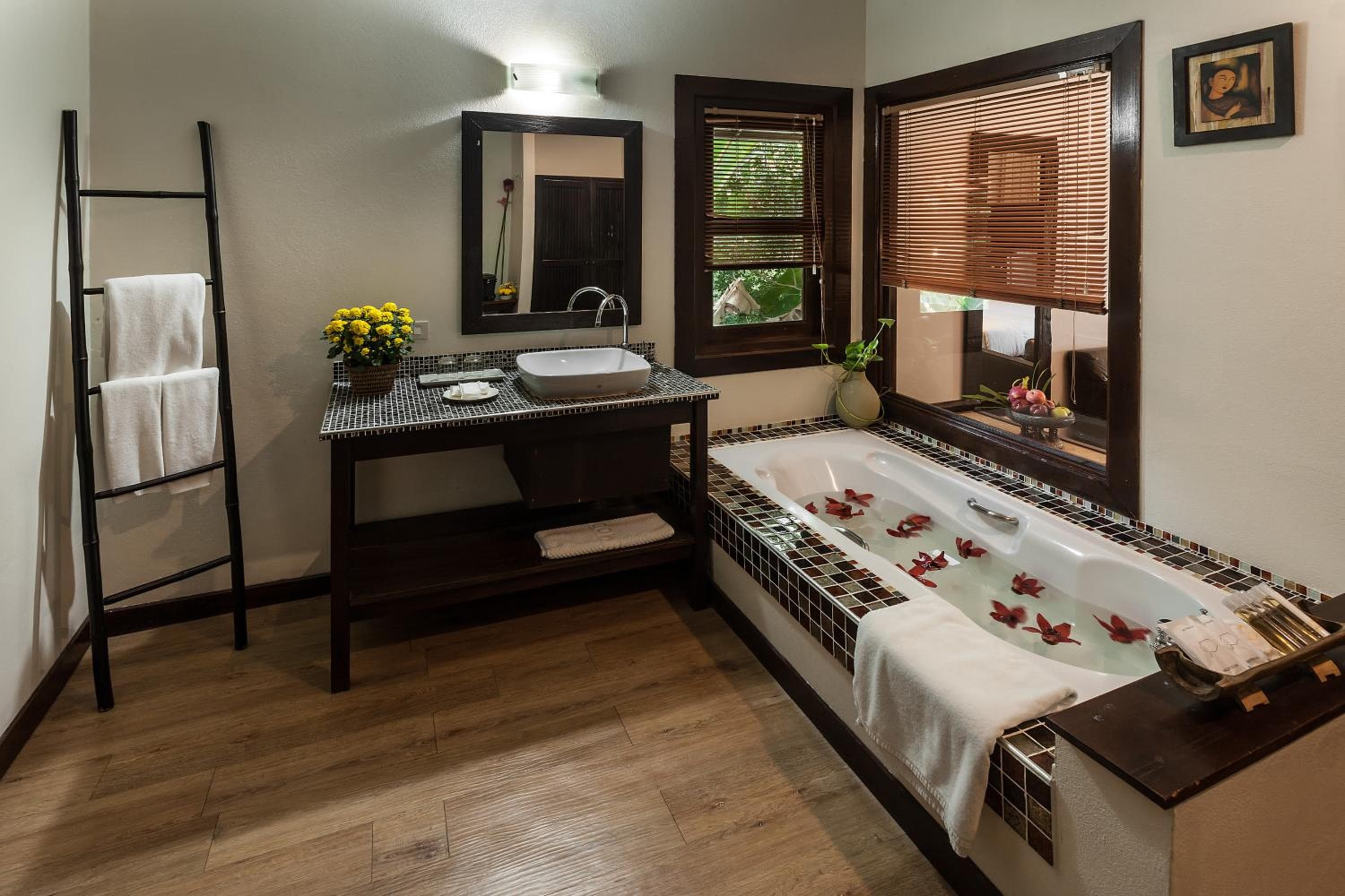 Lanna Dusita Riverside Boutique Resort