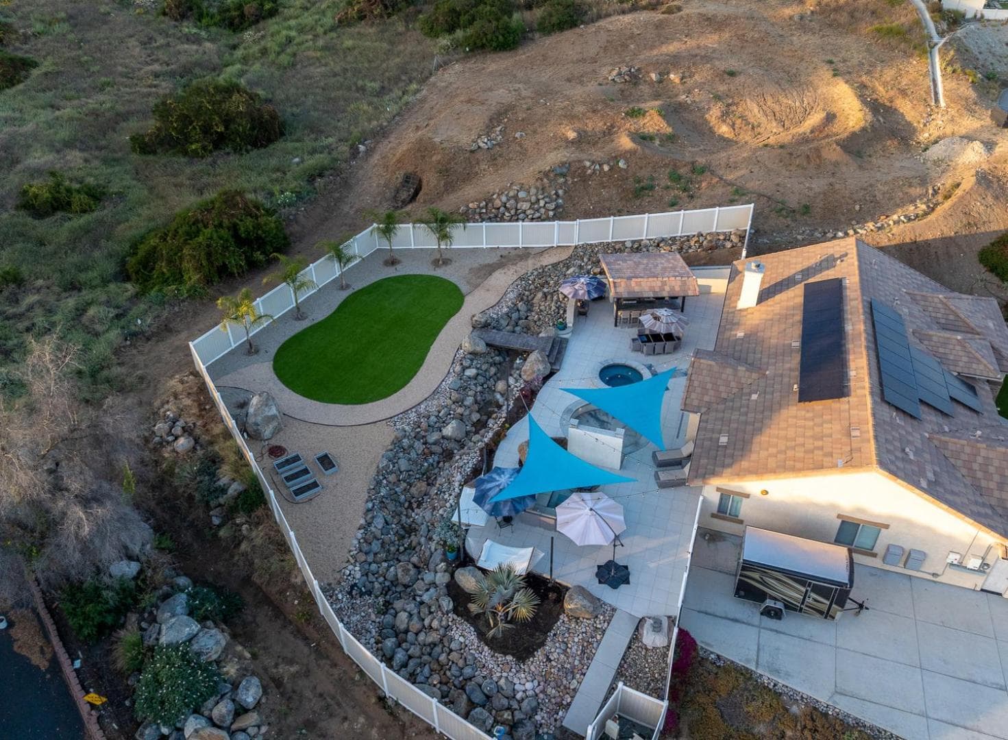 Modern Paradise of East County-4BR-Jacuzzi