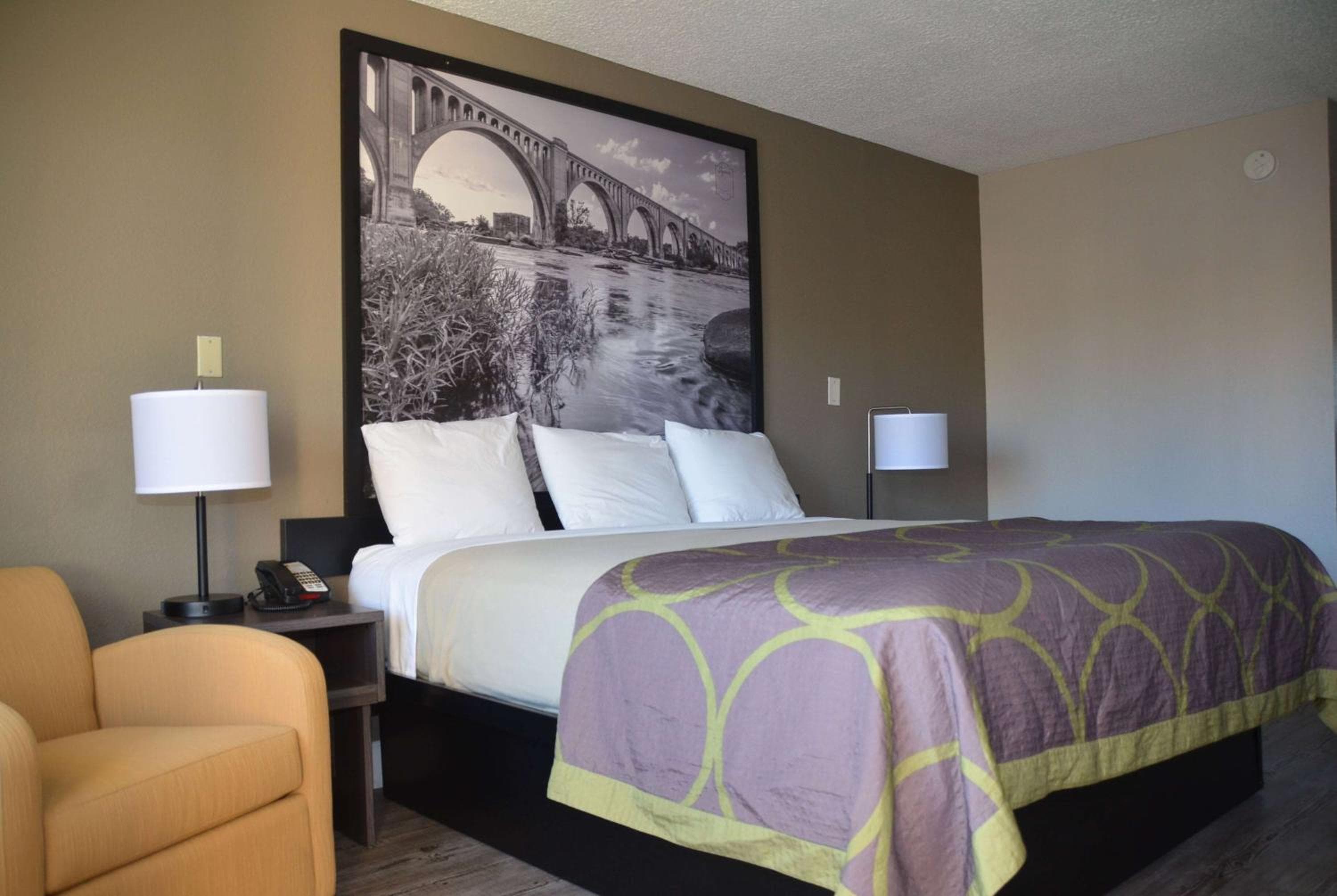 Super 8 by Wyndham Fredericksburg