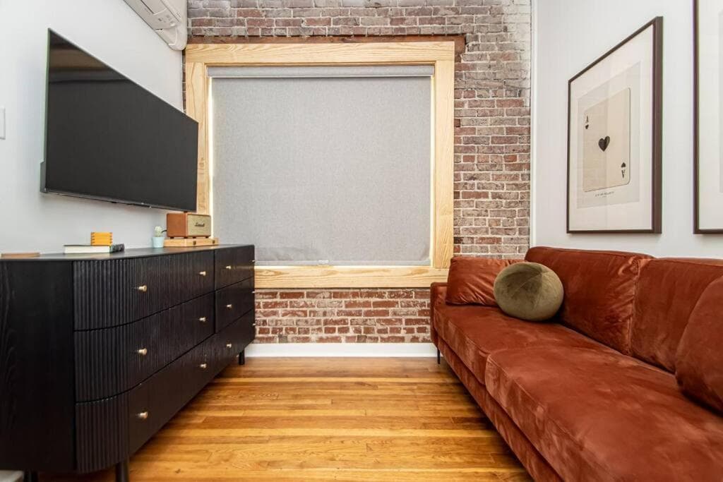 Steps to Bathhouses, Historic Downtown Apartment Room # 201