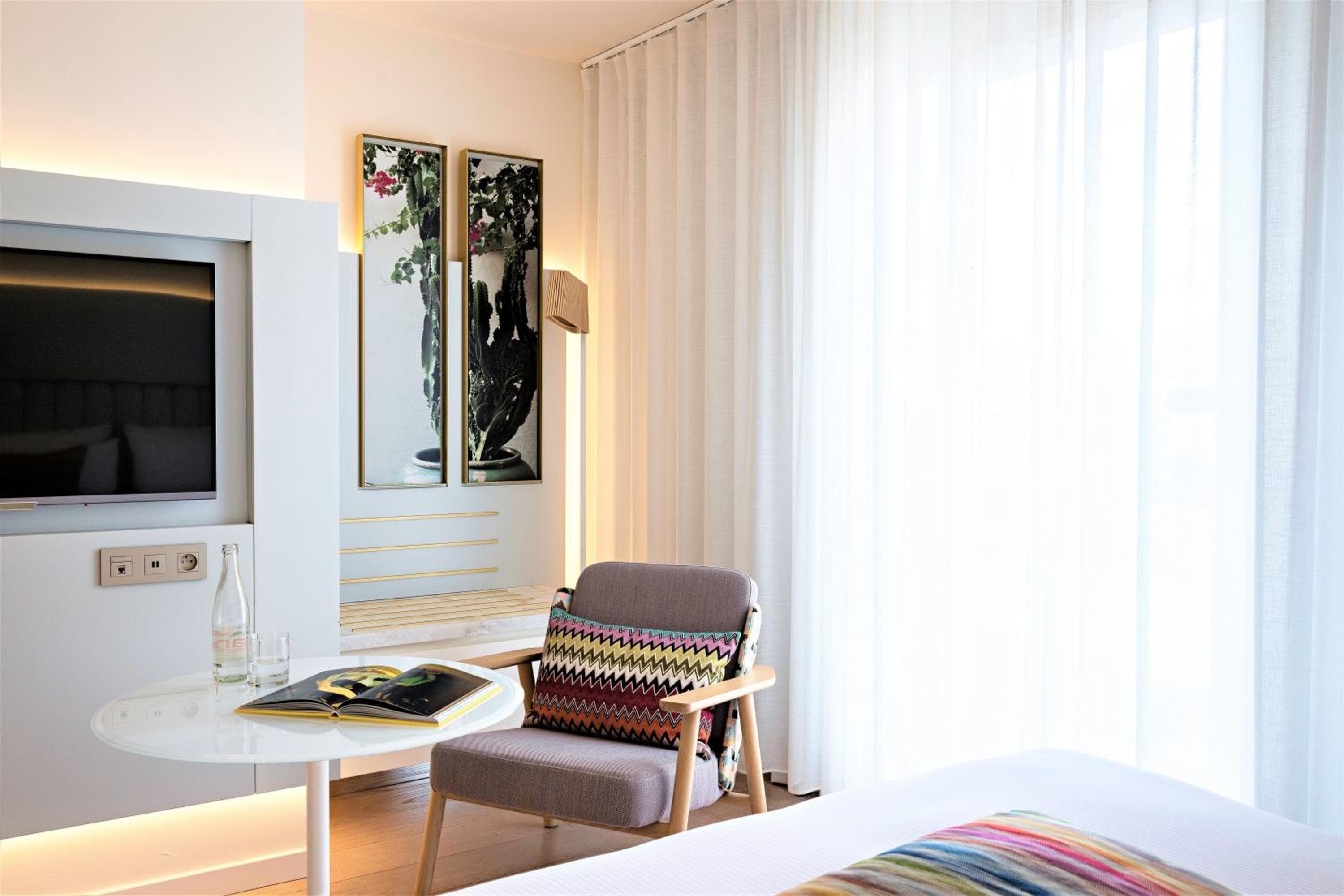 Croisette Beach Hotel Cannes - MGallery Collection