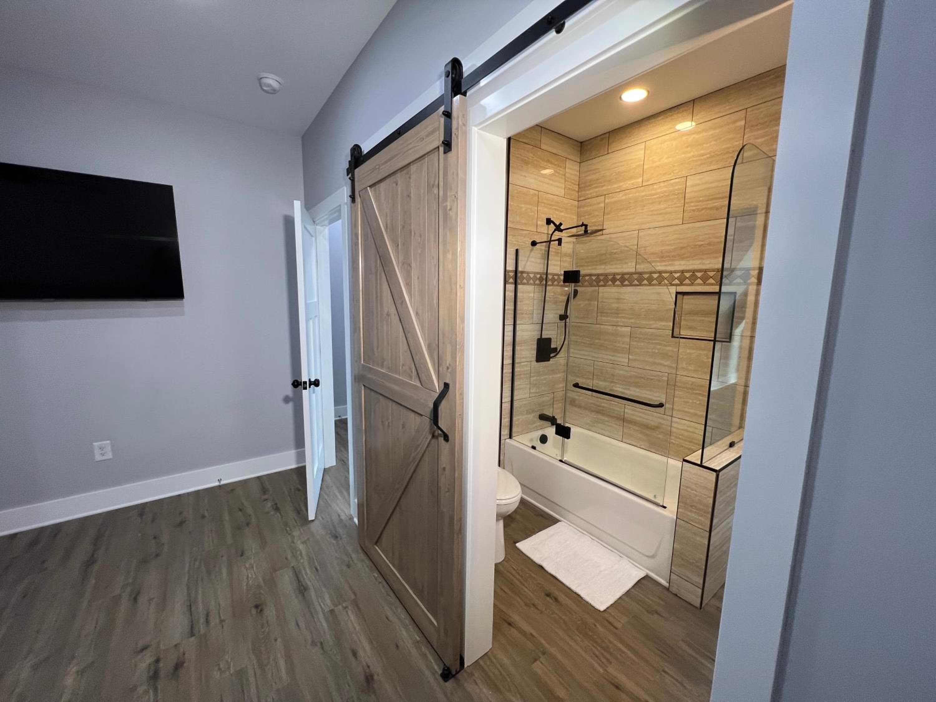 Lakefront Keowee Luxury Cottages 127