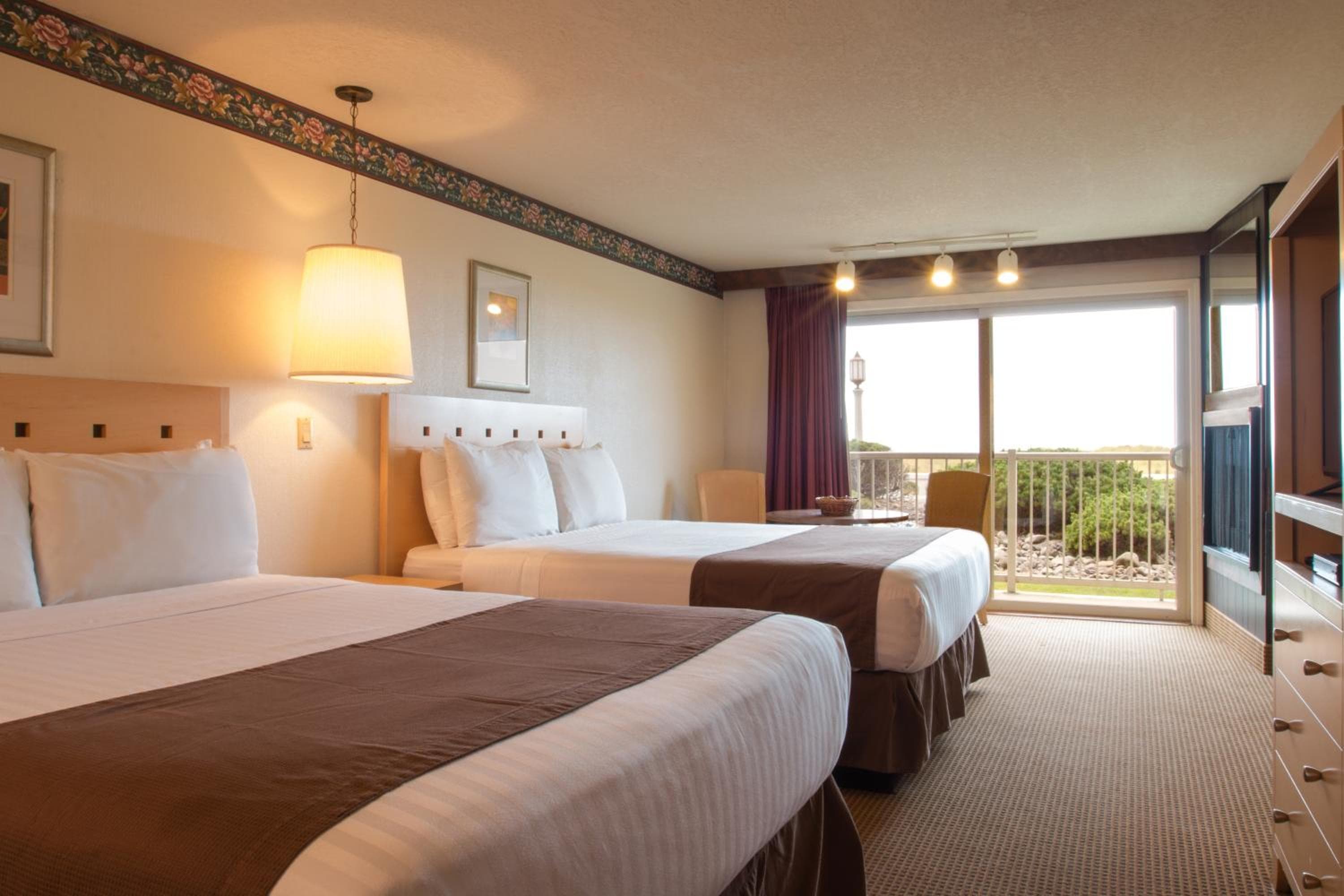 Hi Tide Oceanfront Inn