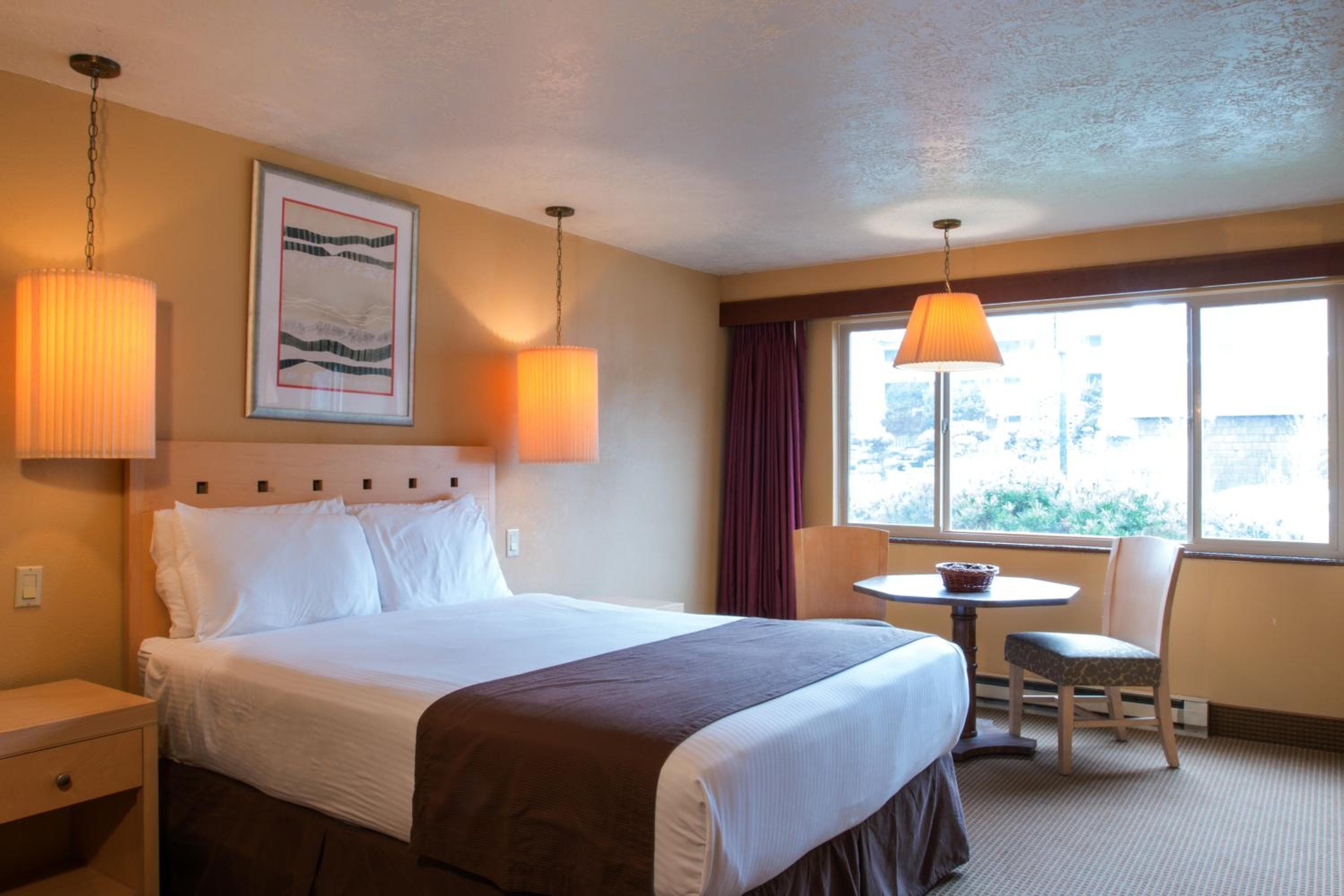 Hi Tide Oceanfront Inn