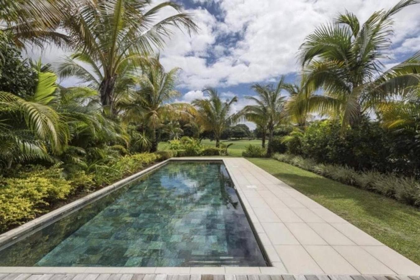 Beautiful Villa With Pool in Anahita Resort